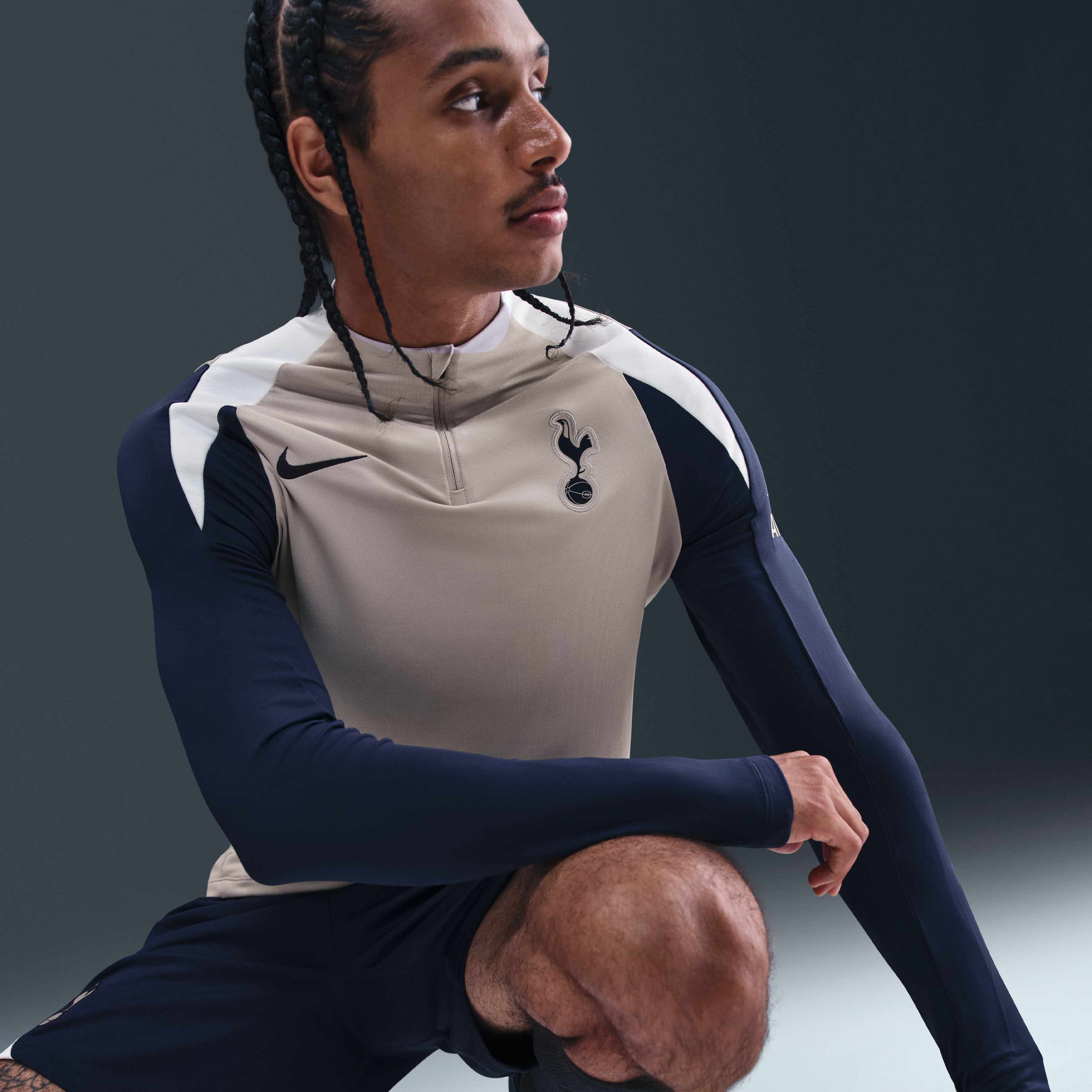 Tottenham Hotspur Strike image number 2