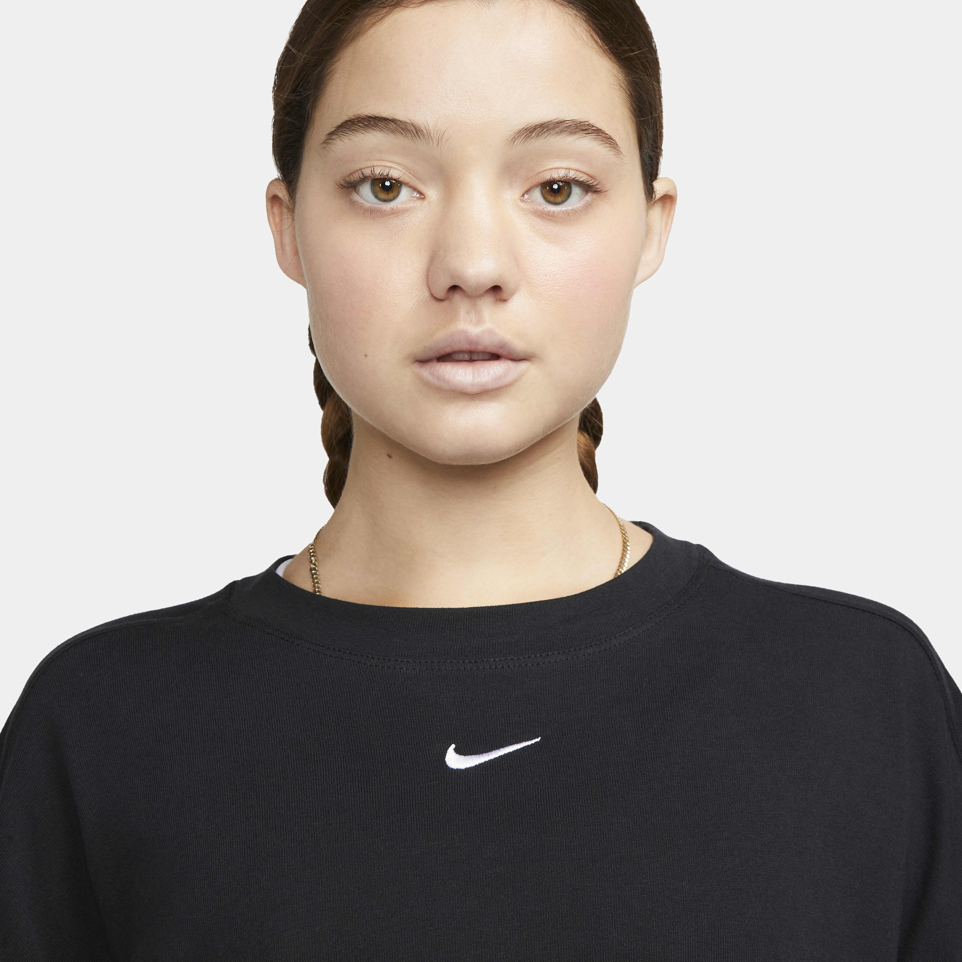 Nike Sportswear Essential image number 2