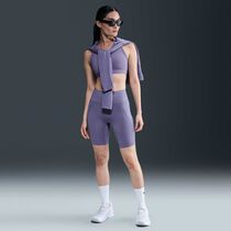 Nike Universa