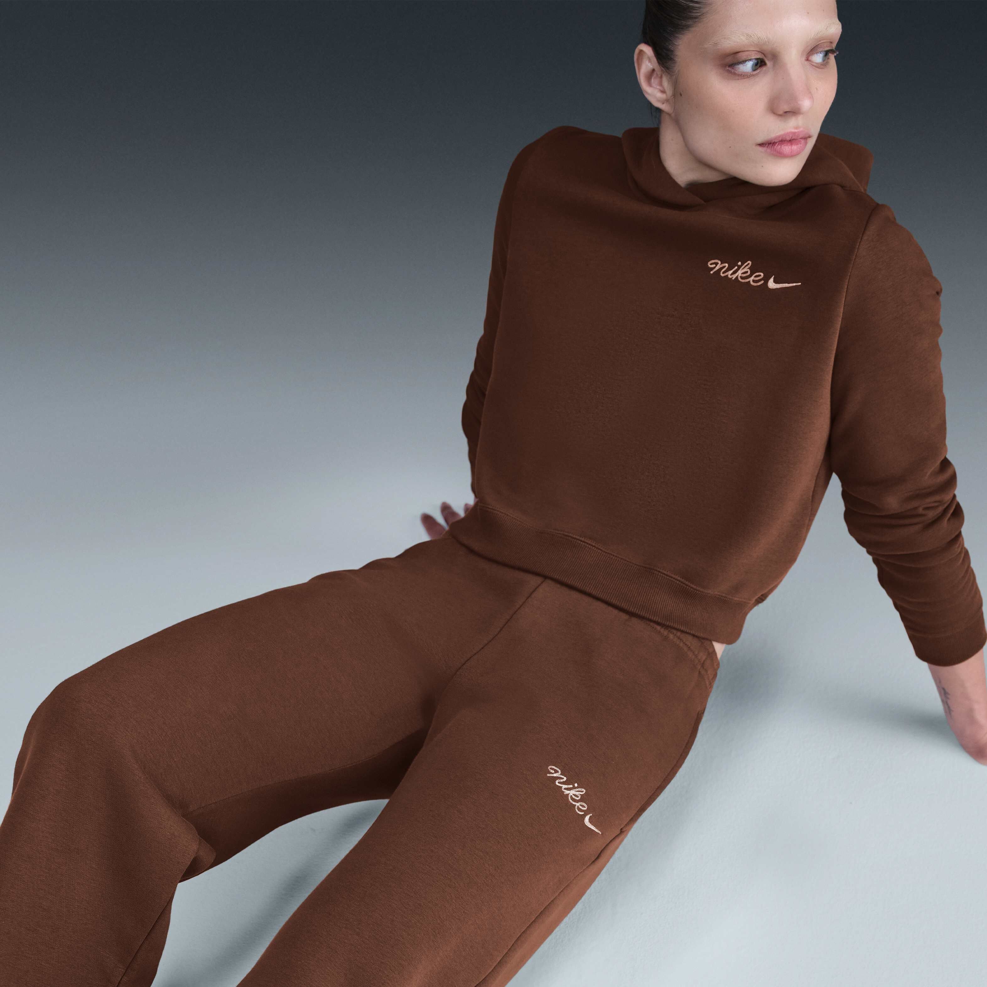 نايكي سبورتسوير فينيكس فليس image number 4