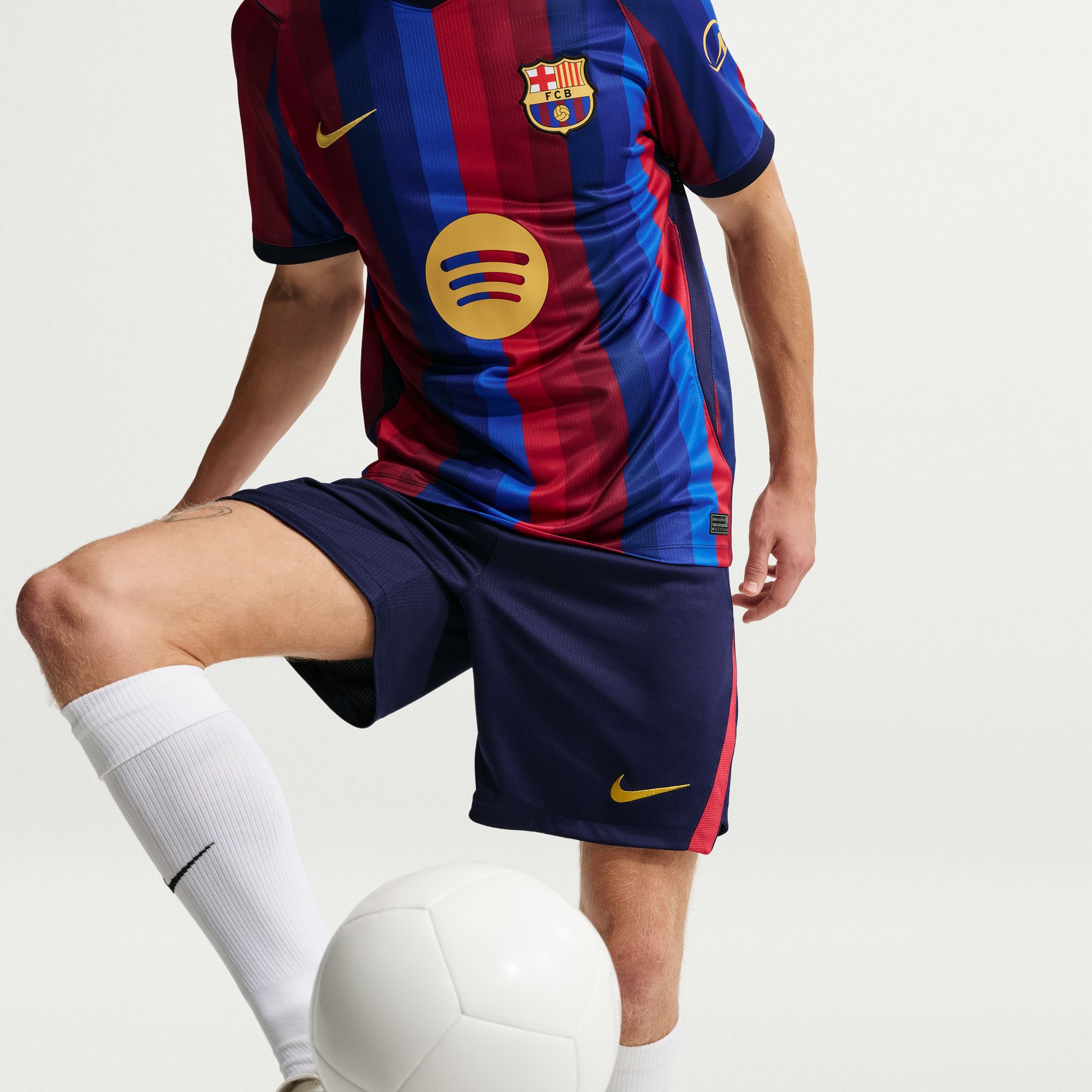 برشلونة الأساسي 27/2026 ستاديوم image number 4