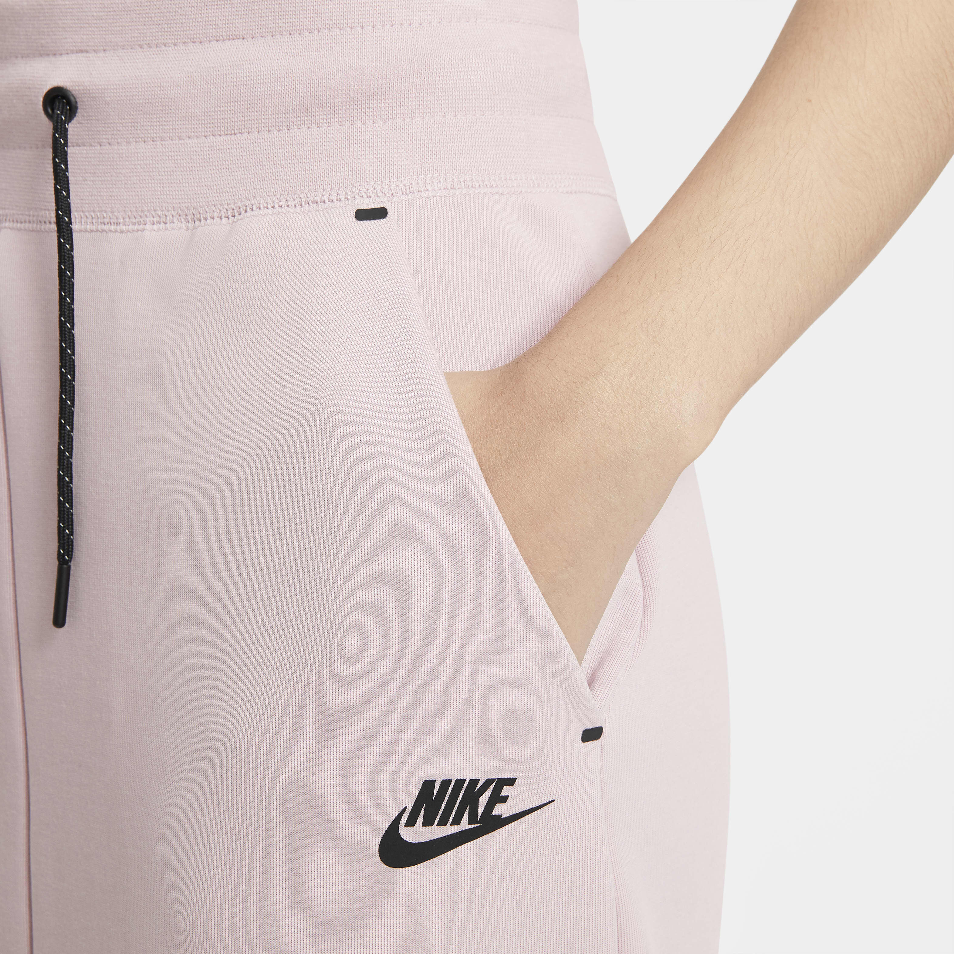 Nike Sportswear Tech Fleece image number 2