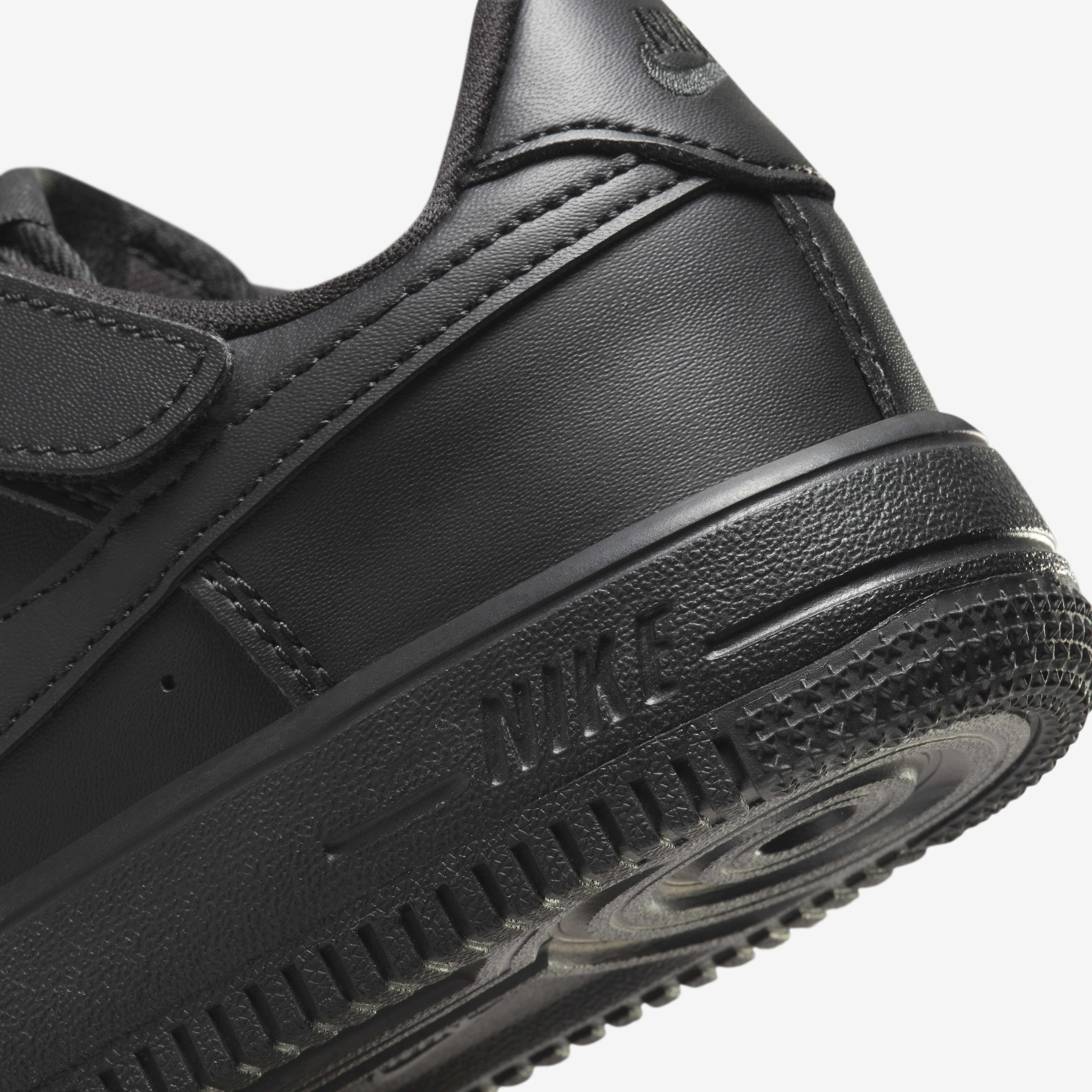 Nike Force 1 Low EasyOn image number 7