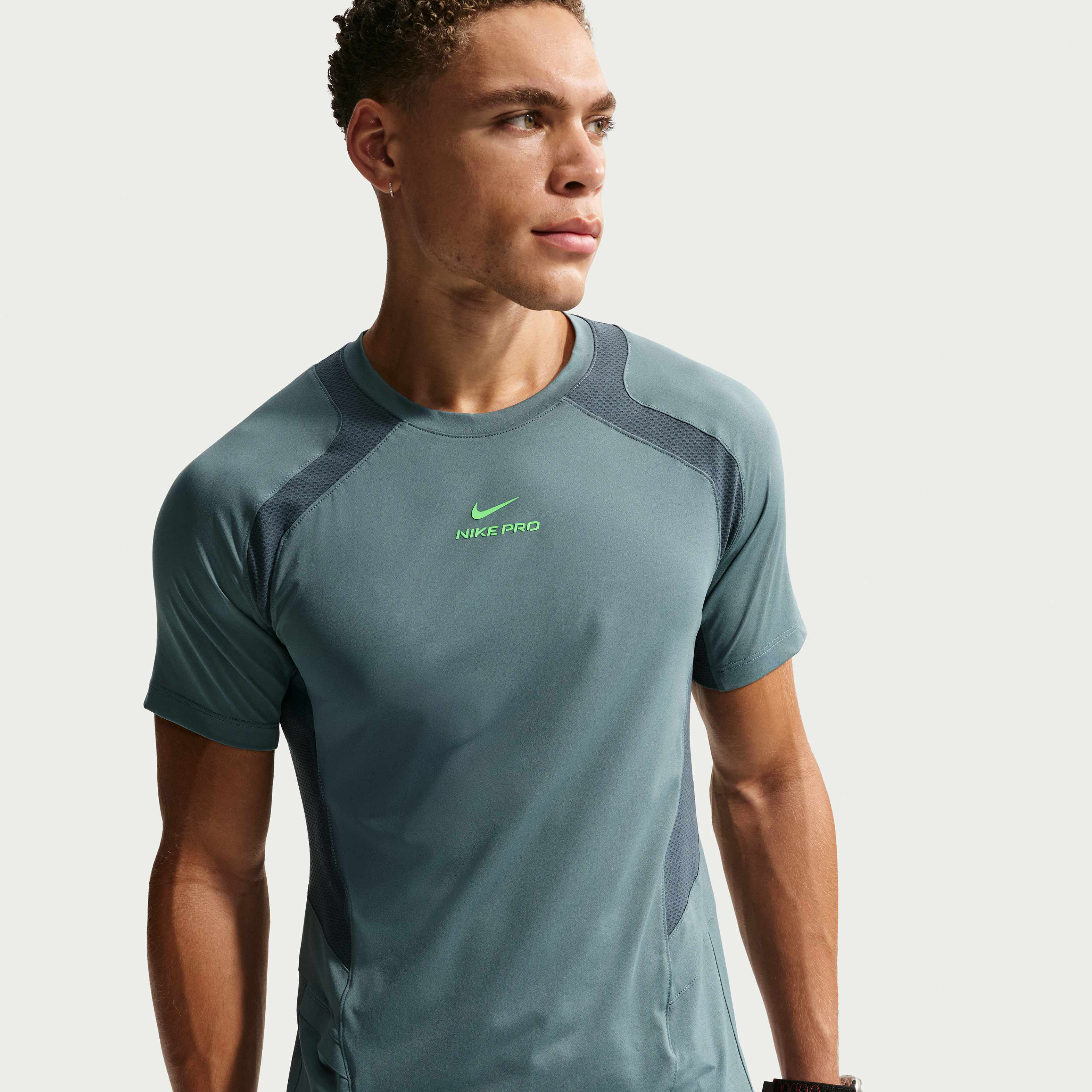 Nike Pro Training image number 0