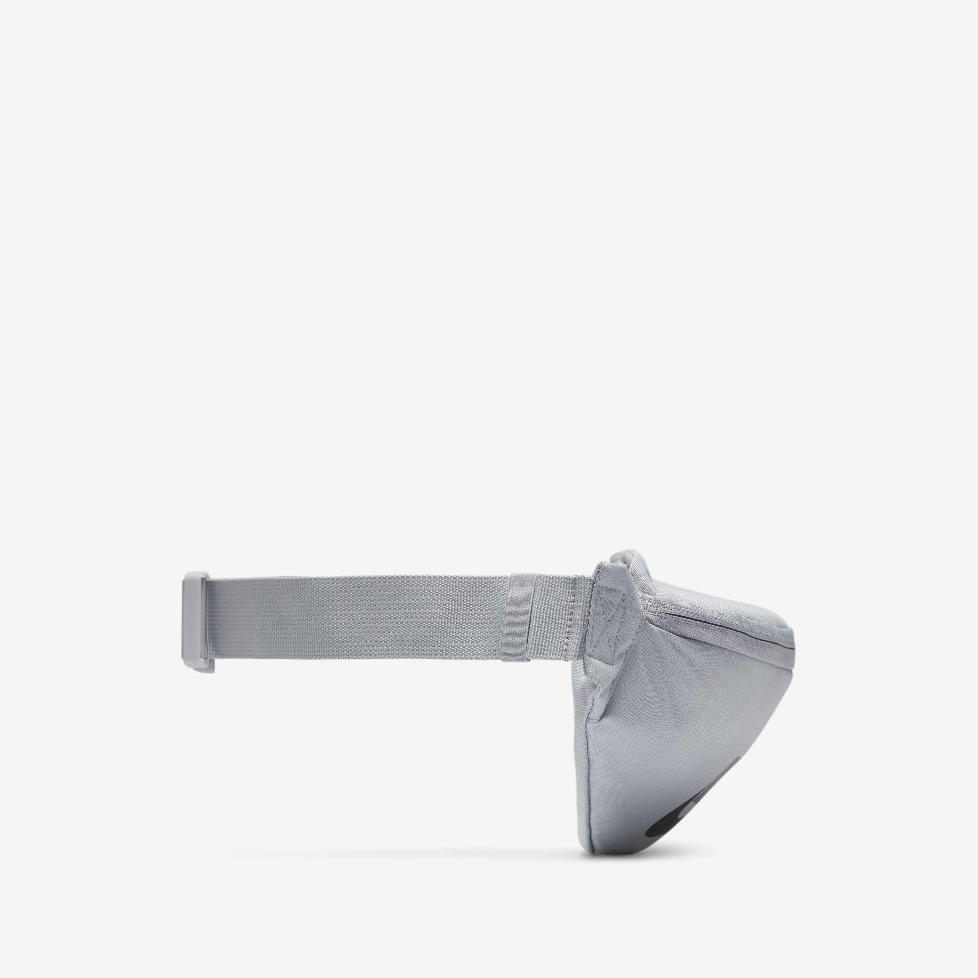 نايكي هيرتج image number 2