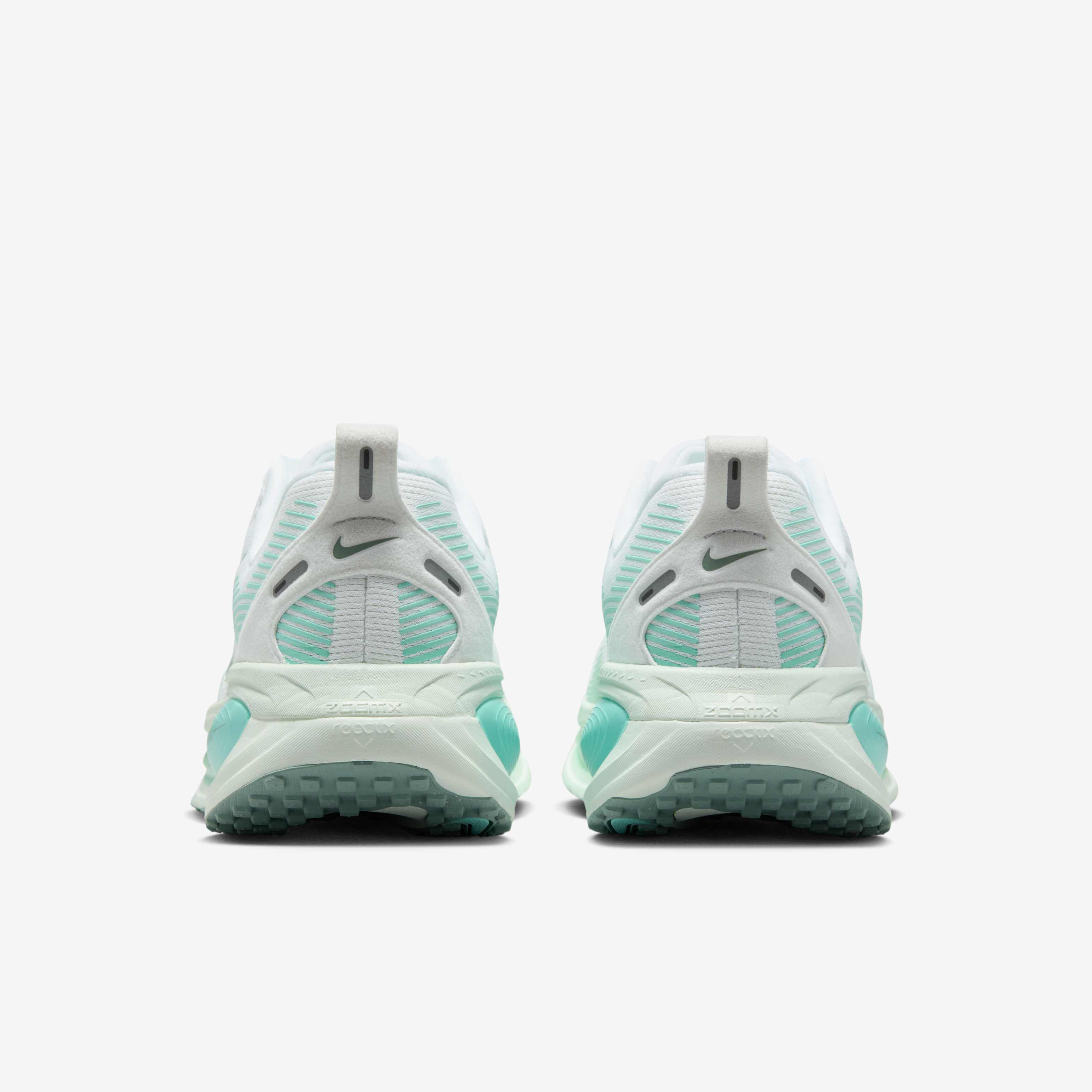 Nike Vomero 18 image number 5