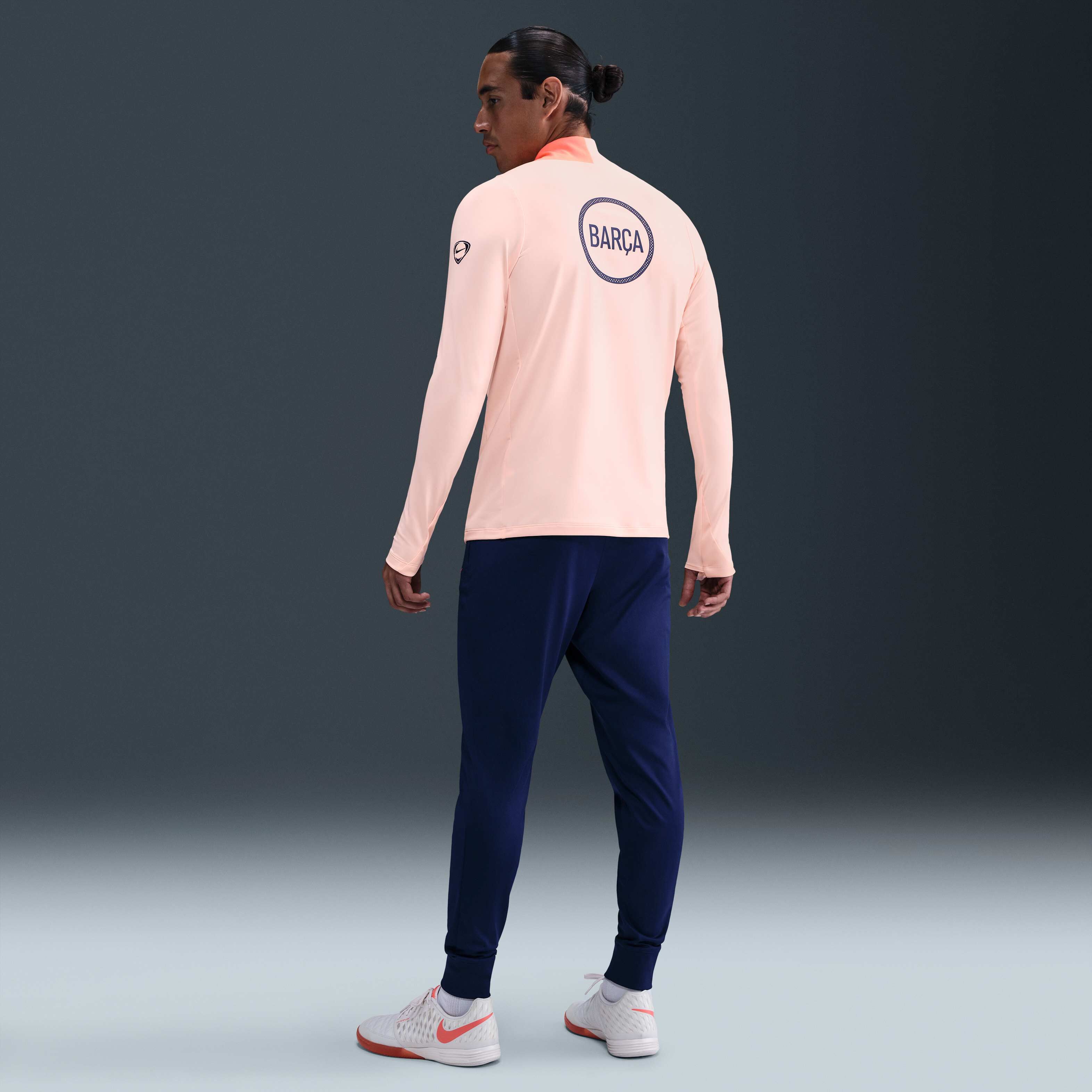 F.C. Barcelona Strike Third image number 4