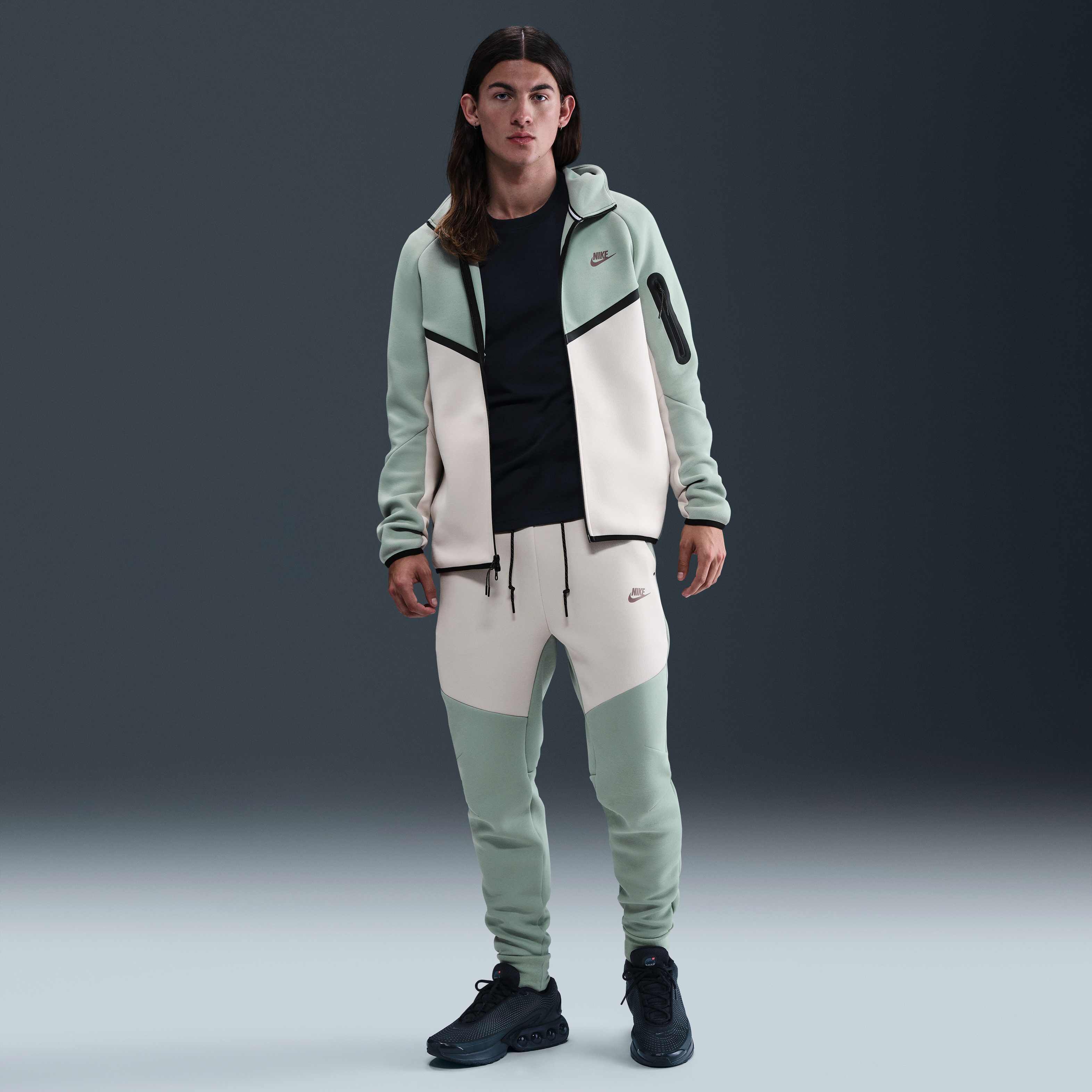 Nike Tech image number 0