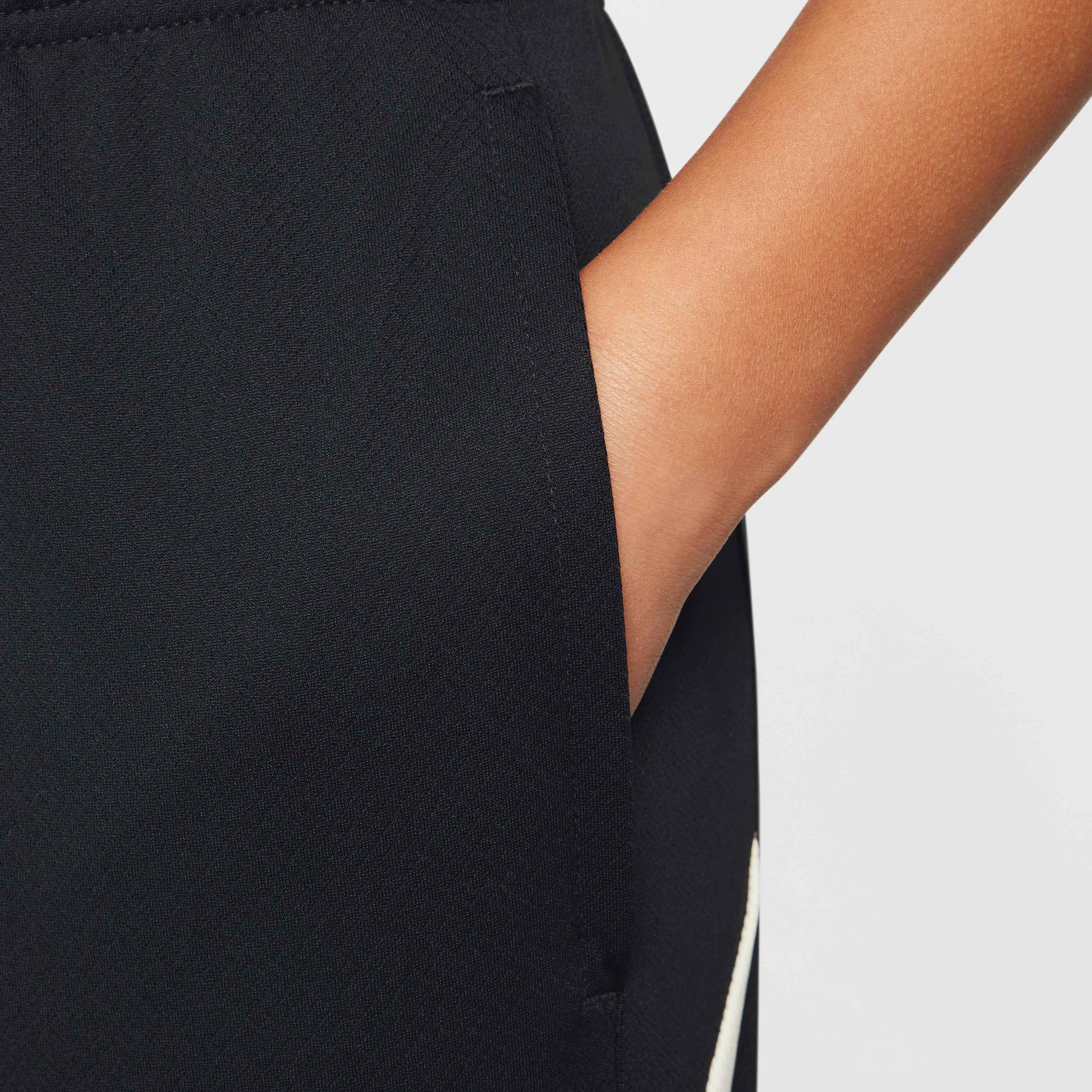 Liverpool FC Strike Special Edition image number 4