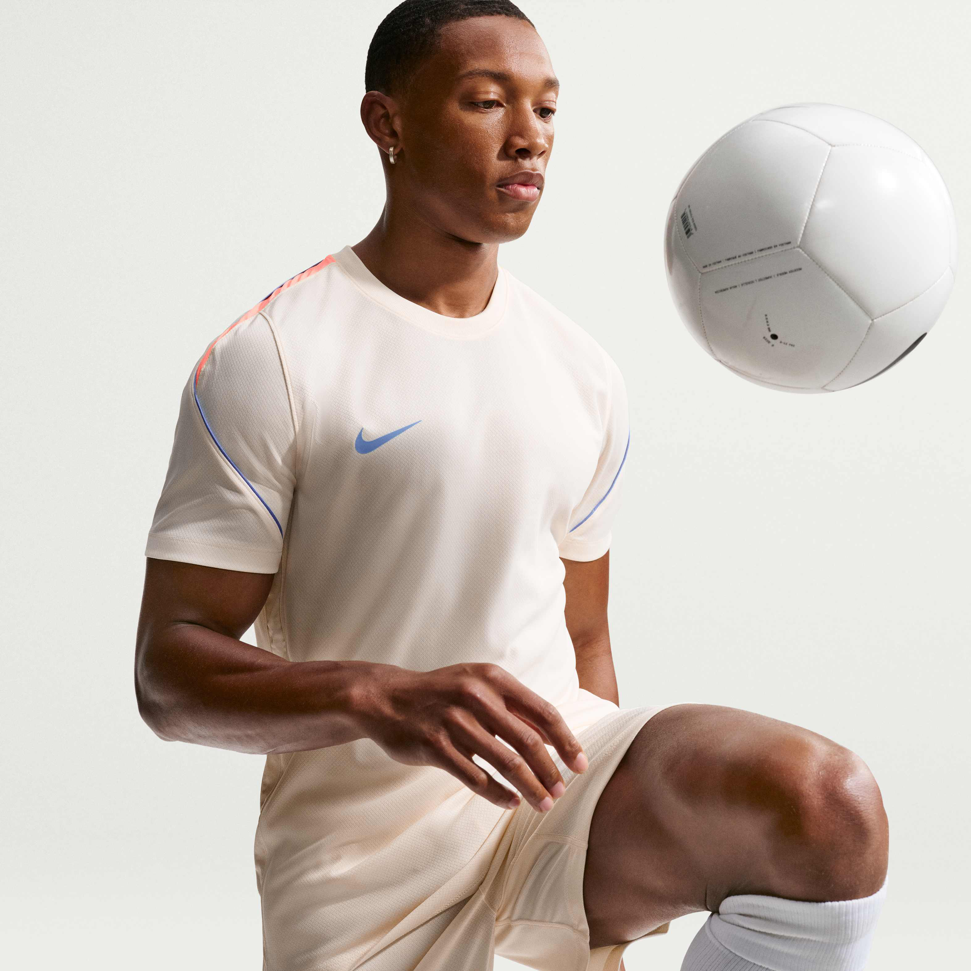 Nike Strike image number 2