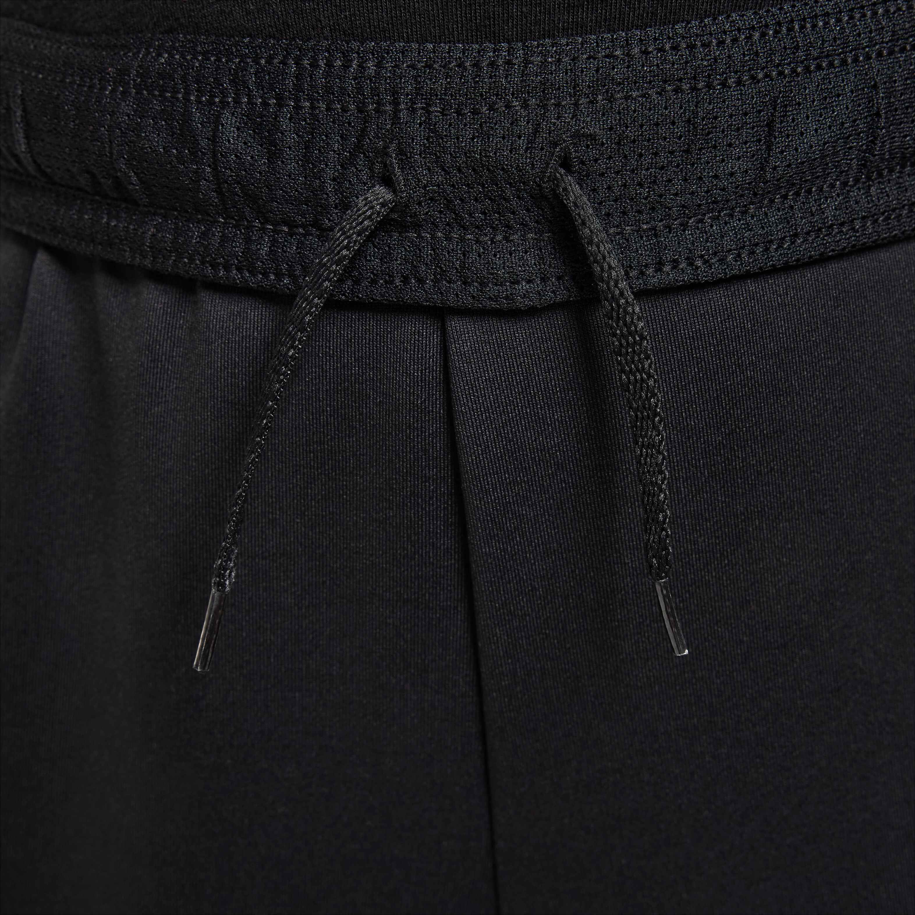 Liverpool F.C. Strike Special Edition image number 2