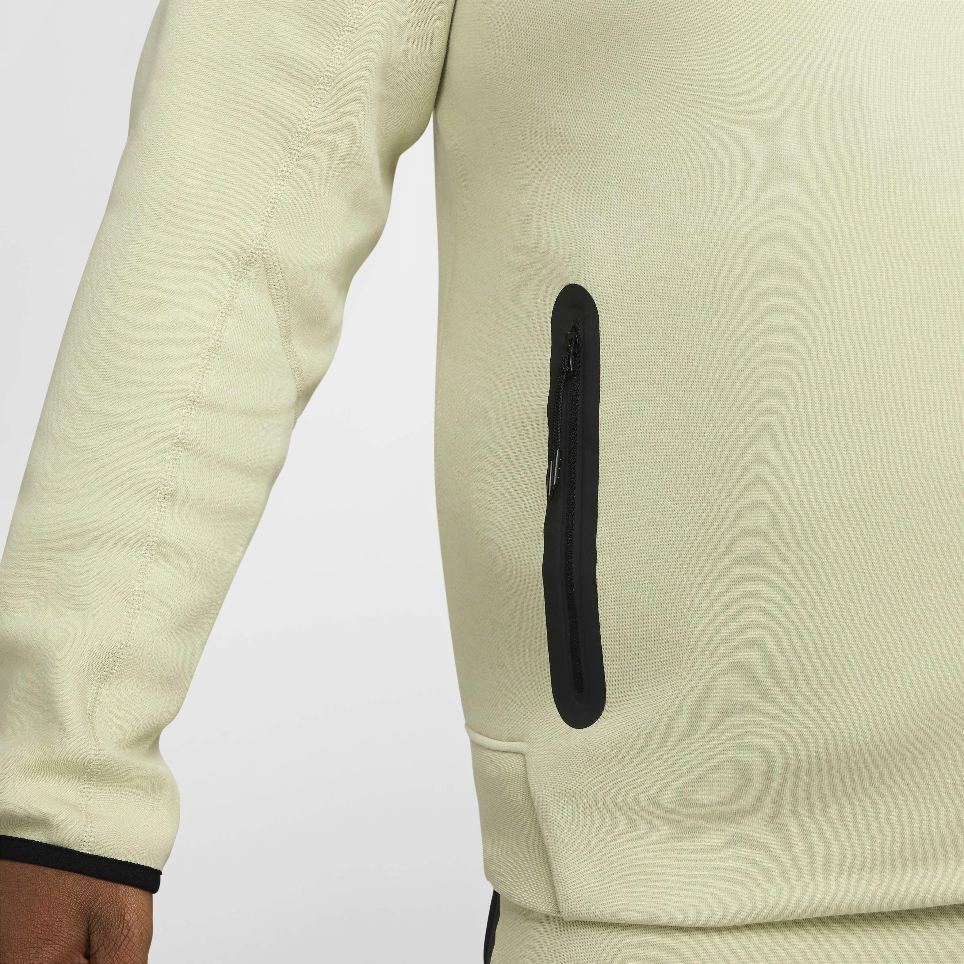 نايكي سبورتسوير تك فليس ويندرانر image number 17