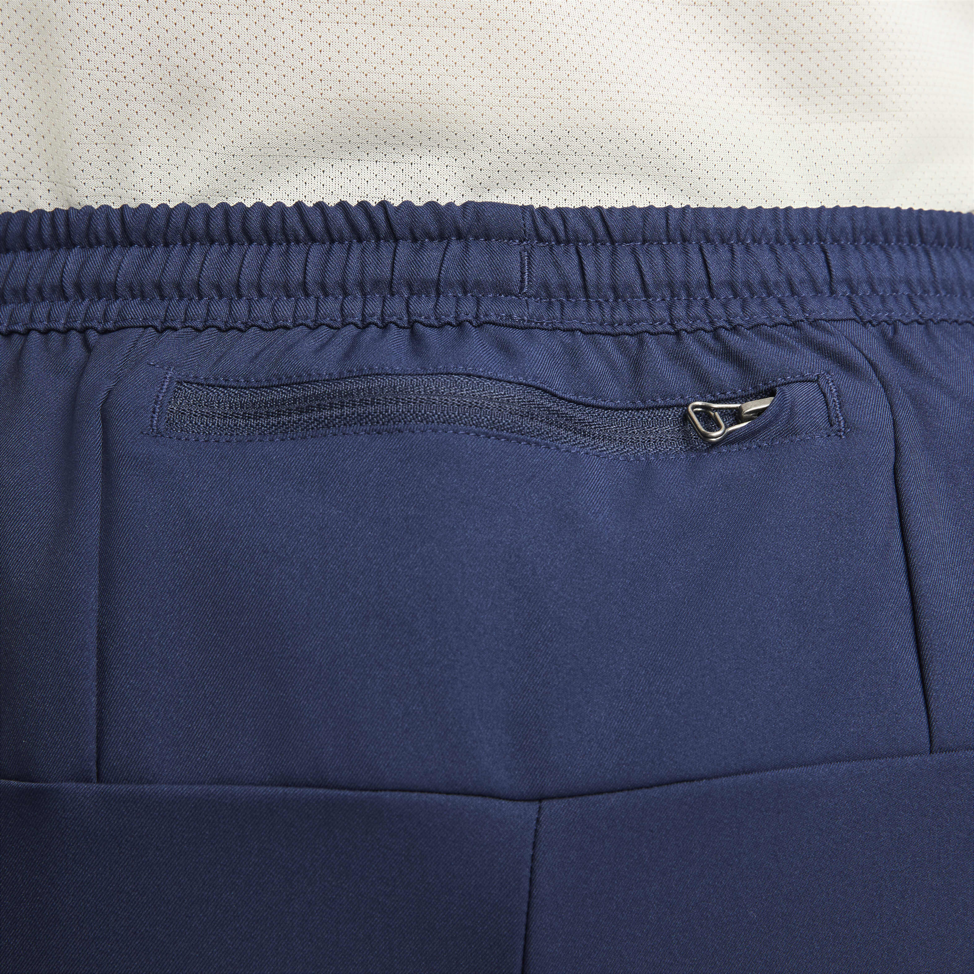 Nike Challenger Track Club image number 3