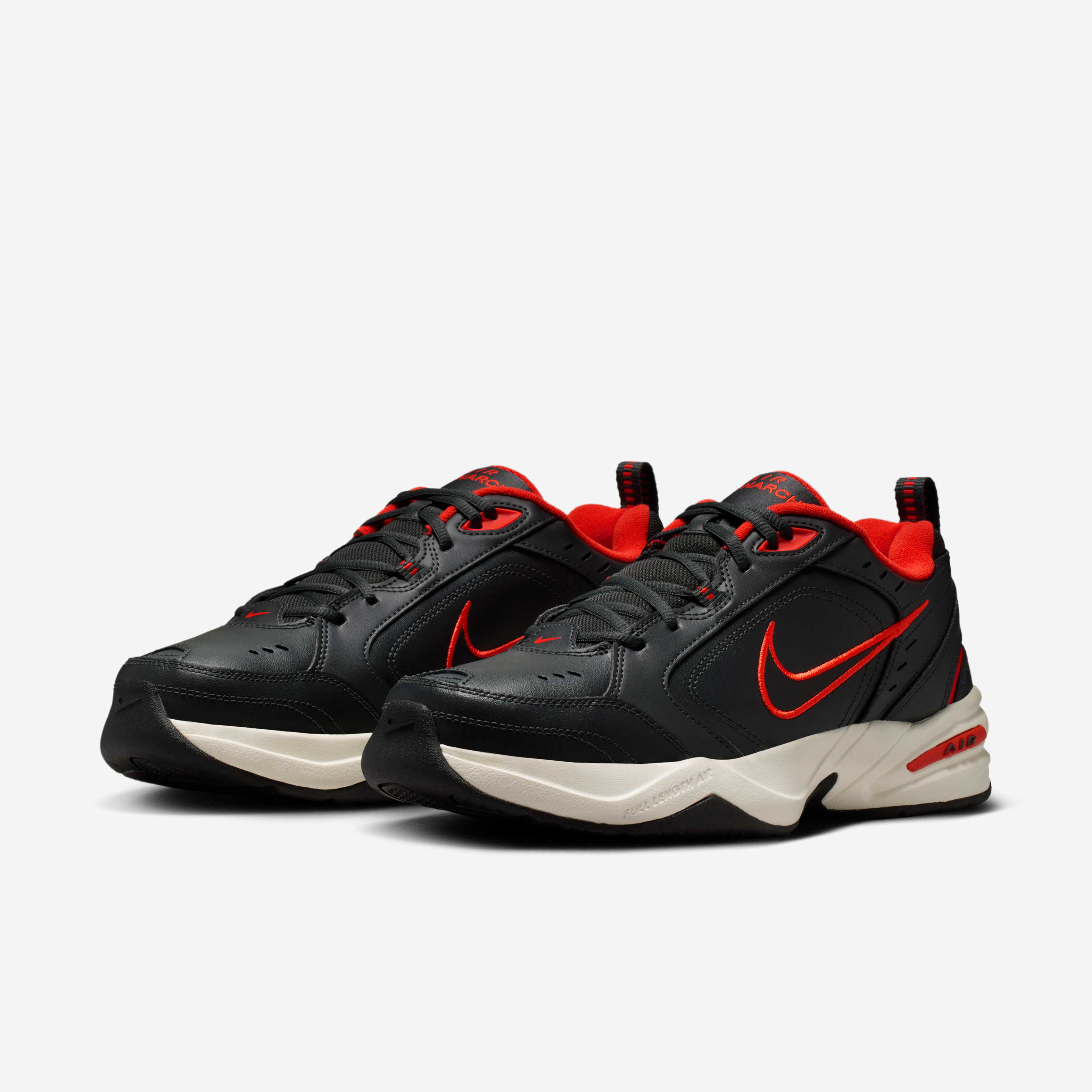 Nike Air Monarch IV image number 4