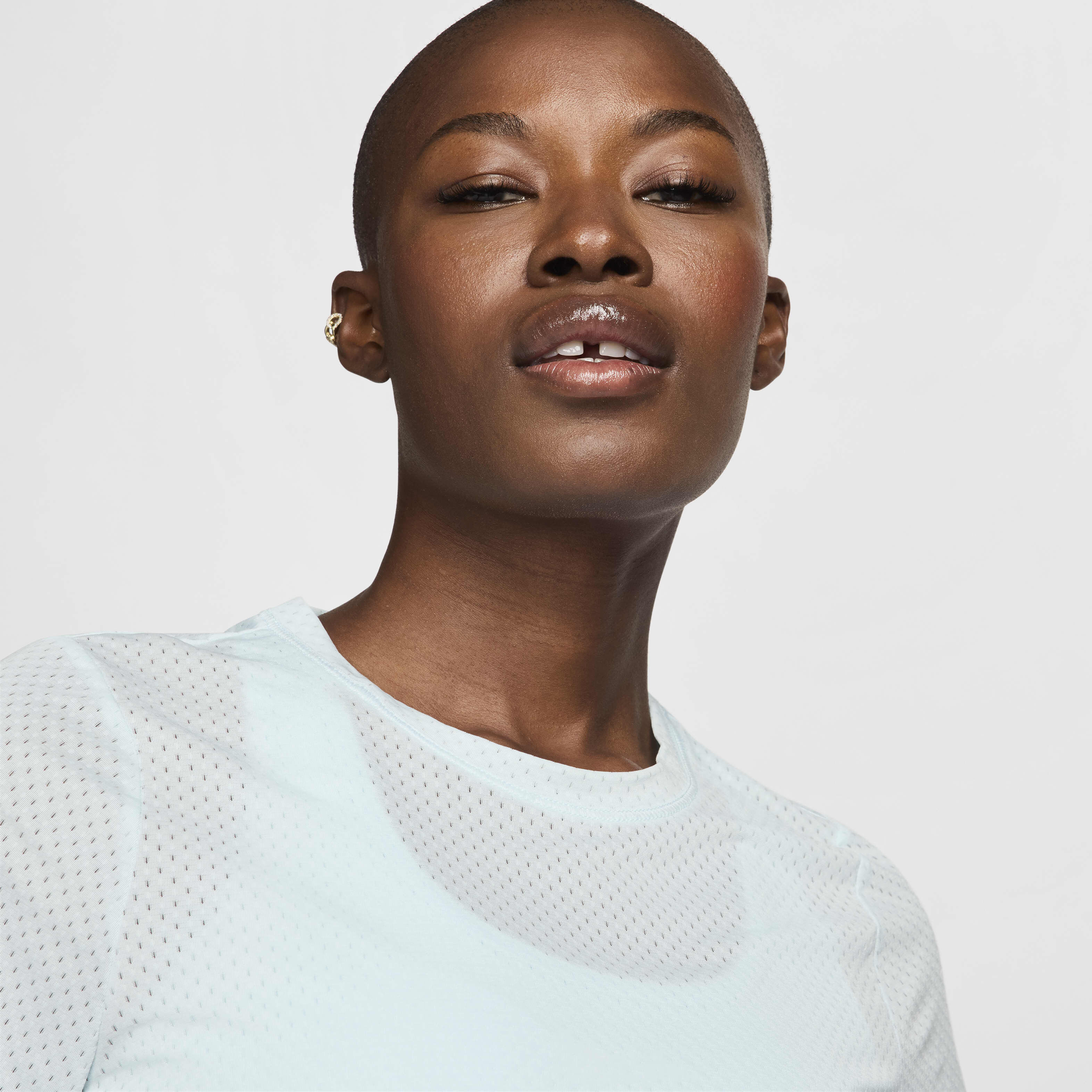 Nike breathe t shirt women's deals