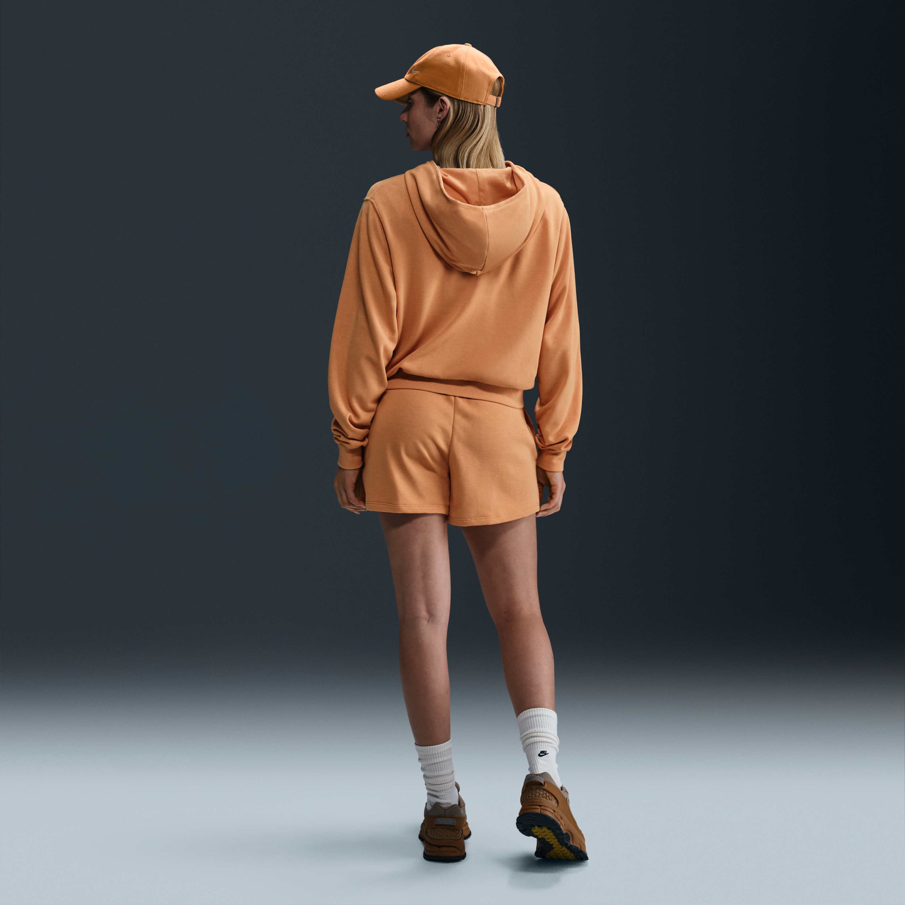 نايكي سبورتسوير تشيل تيري image number 4