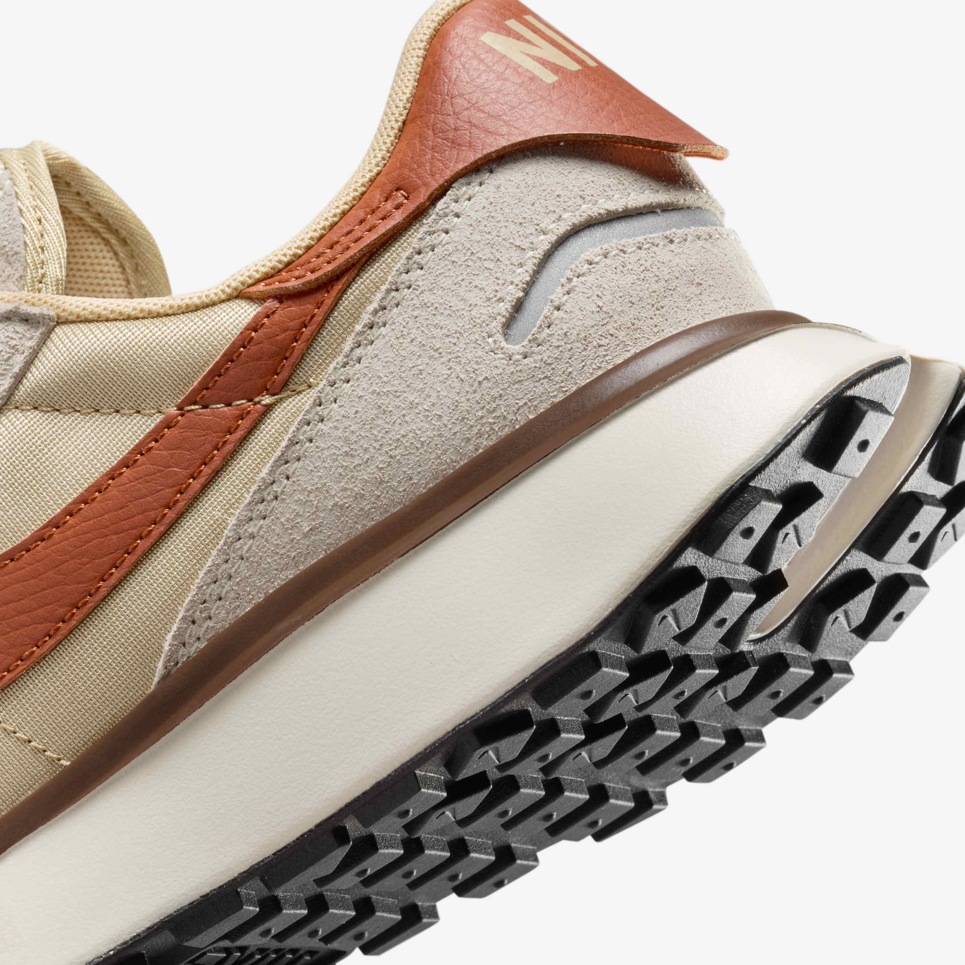 نايكي فينيكس وافل image number 7