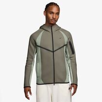 نايكي تك