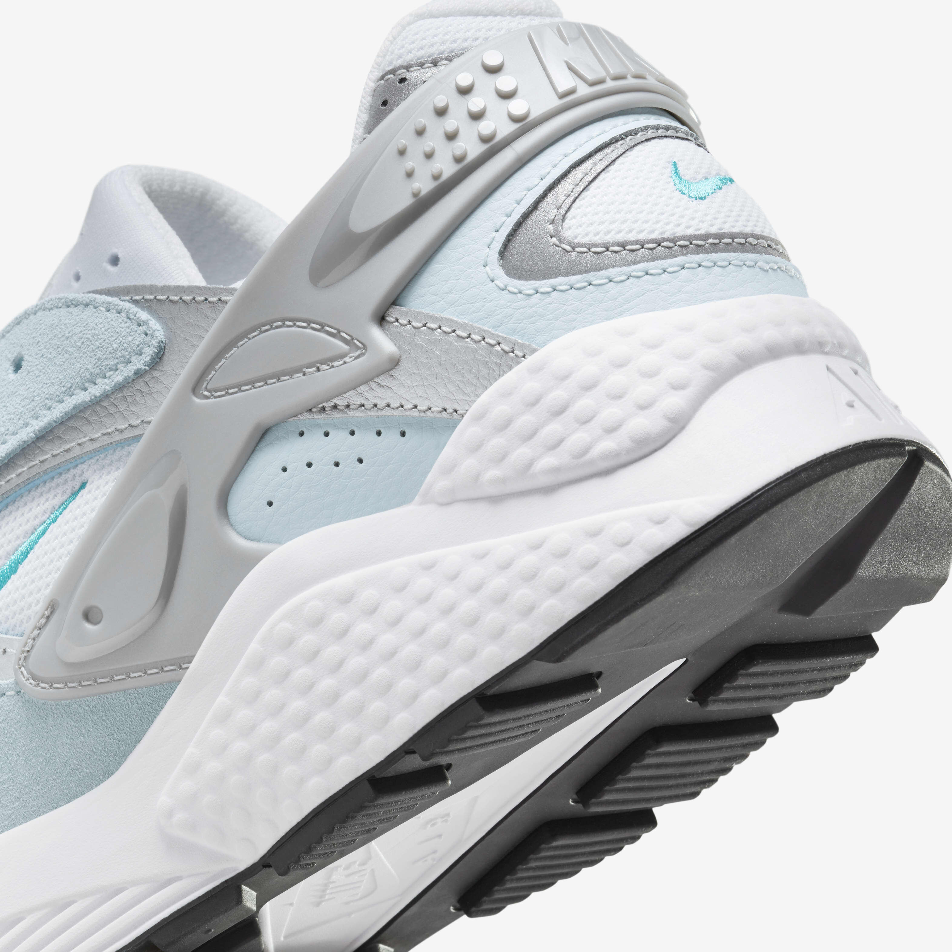 Nike huarache run trainers in grey silver outlet
