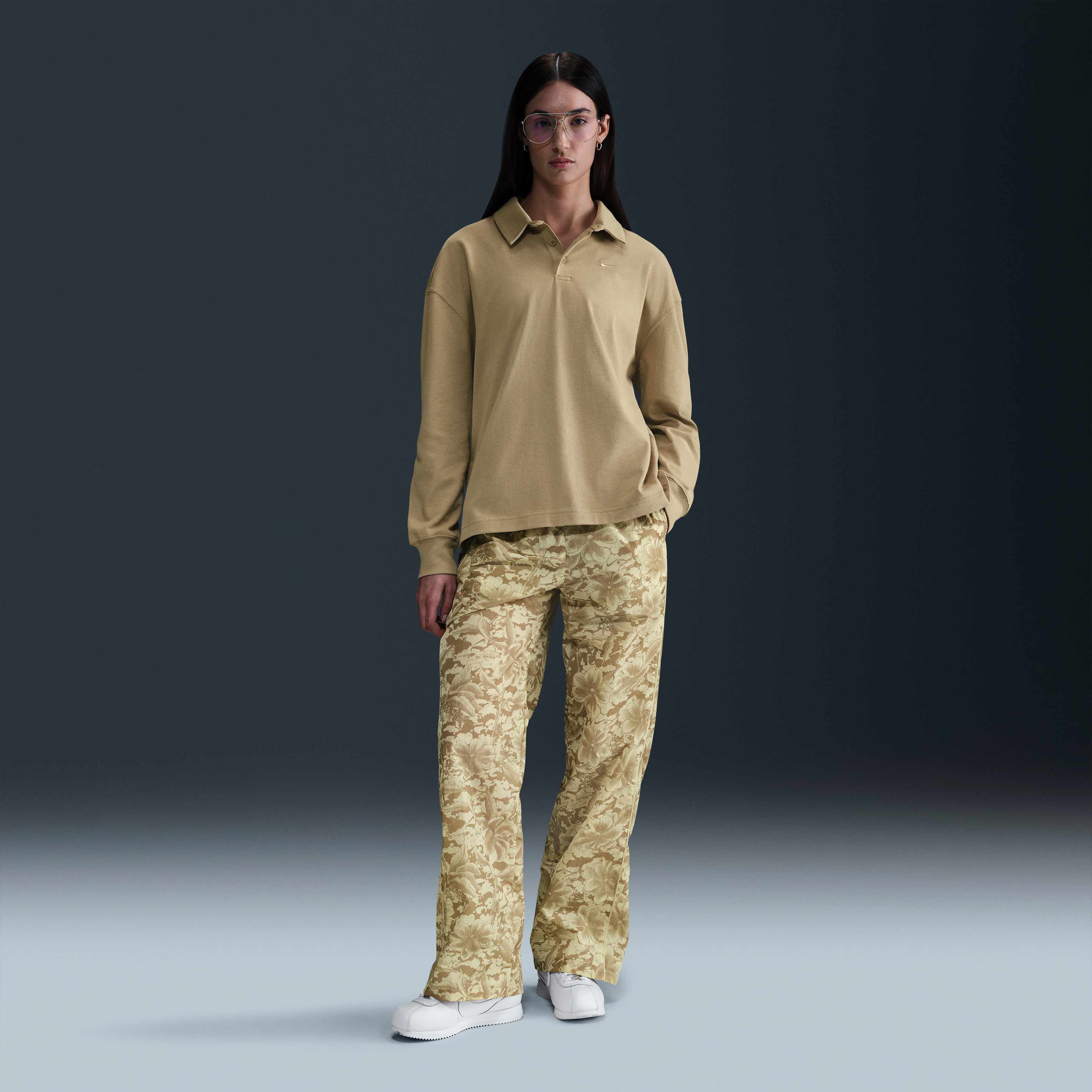 Nike Sportswear Essential image number 3