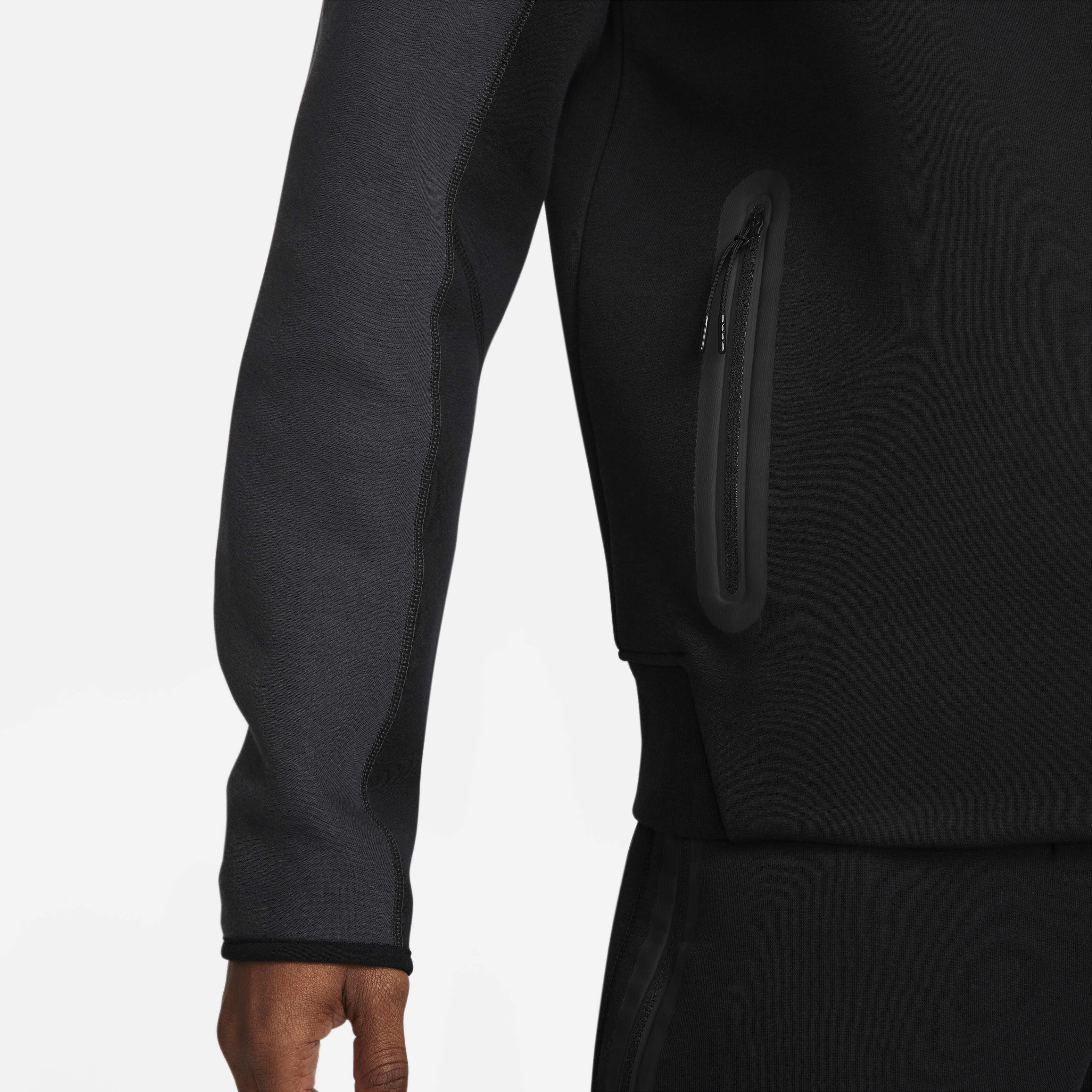 نايكي سبورتسوير تك فليس ويندرانر image number 5