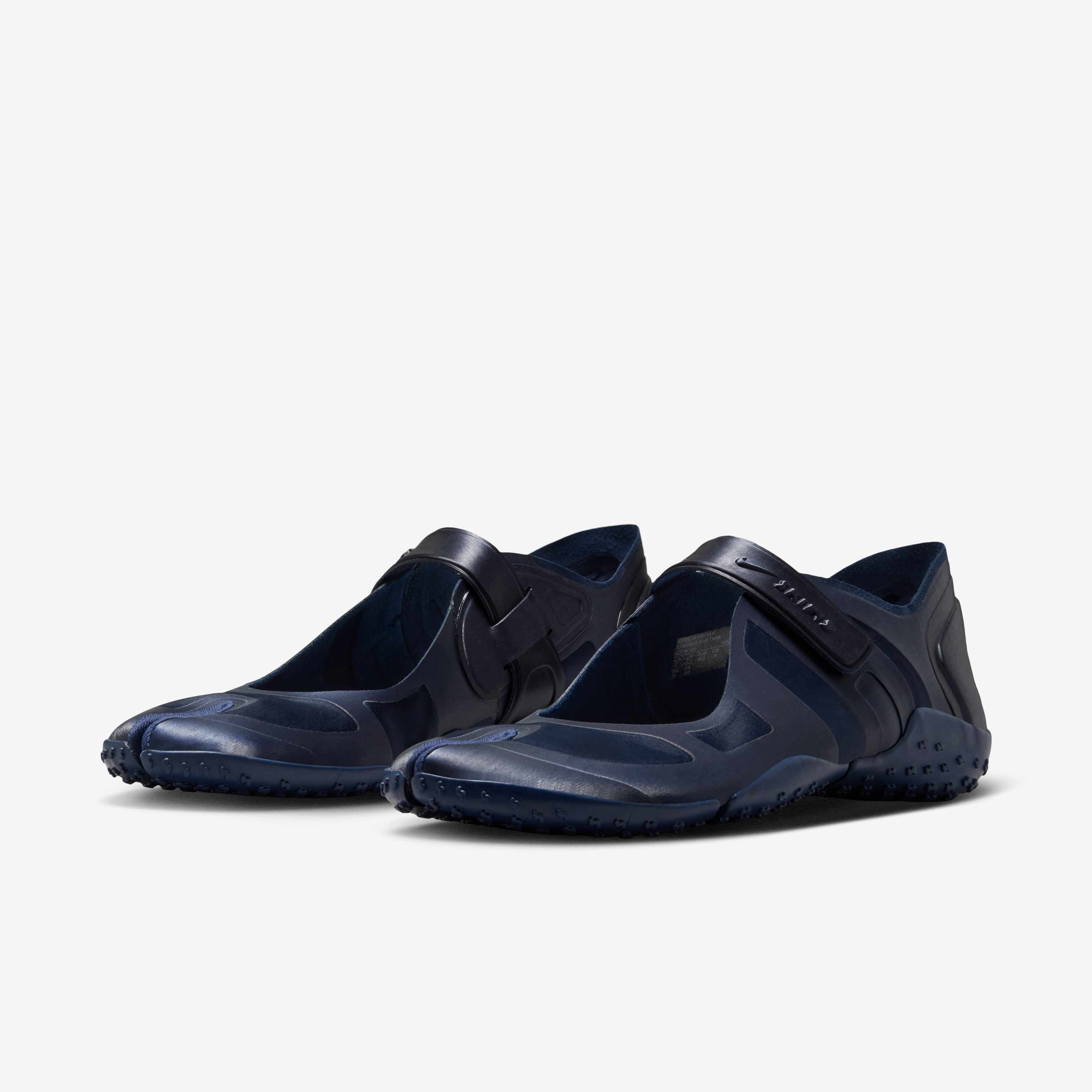 NikeSKIMS ريفت ساتين image number 4