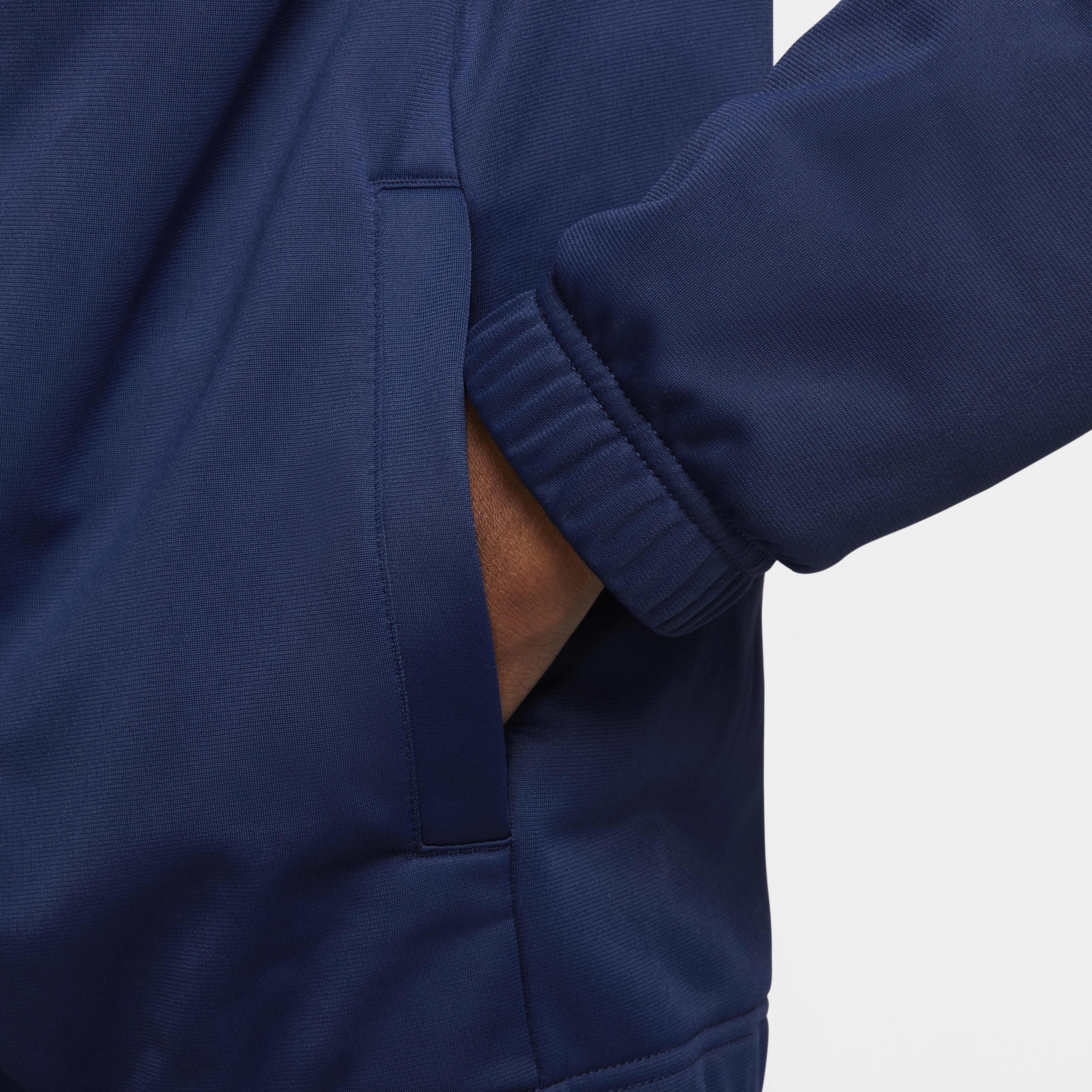 نايكي كلوب image number 4