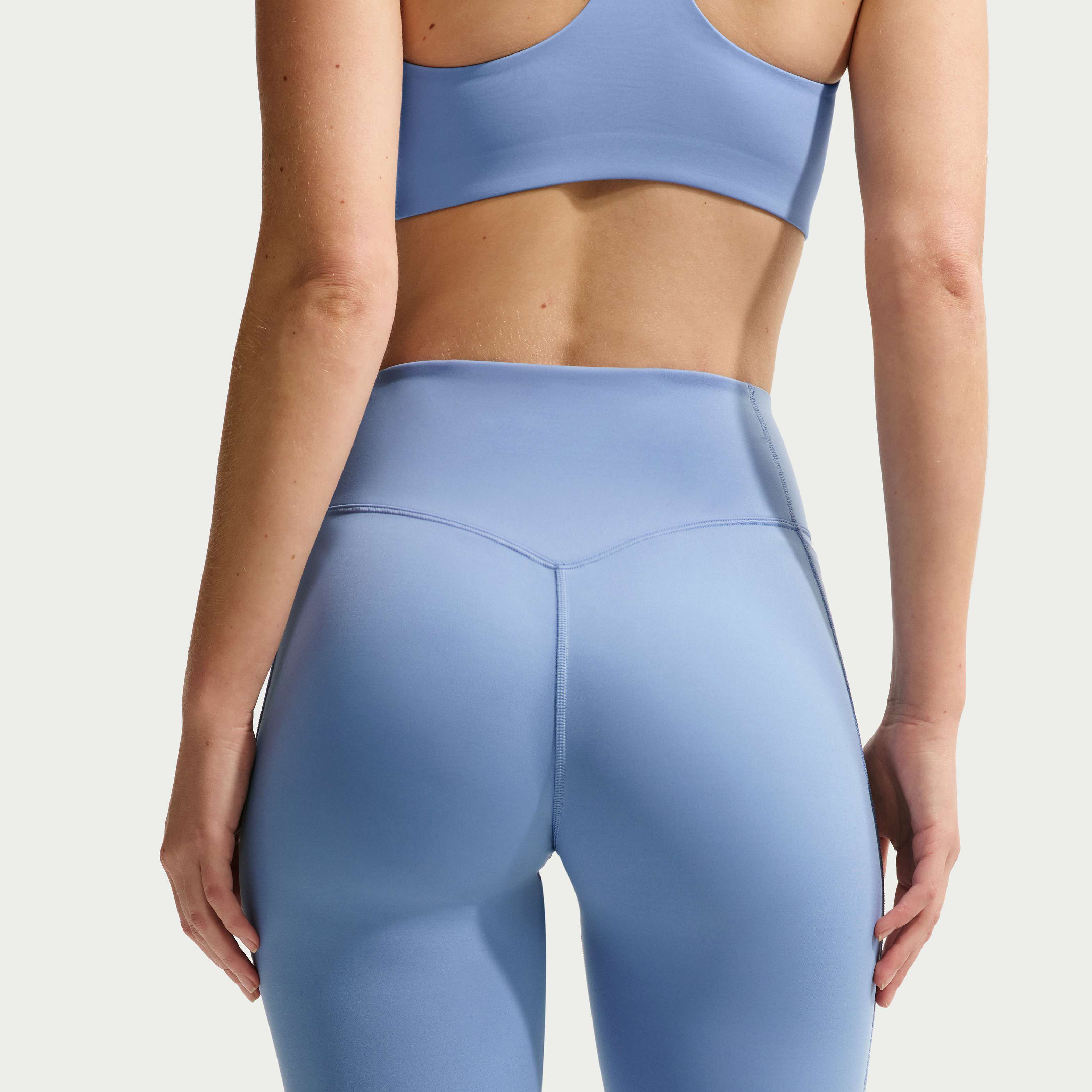 Nike Universa image number 2