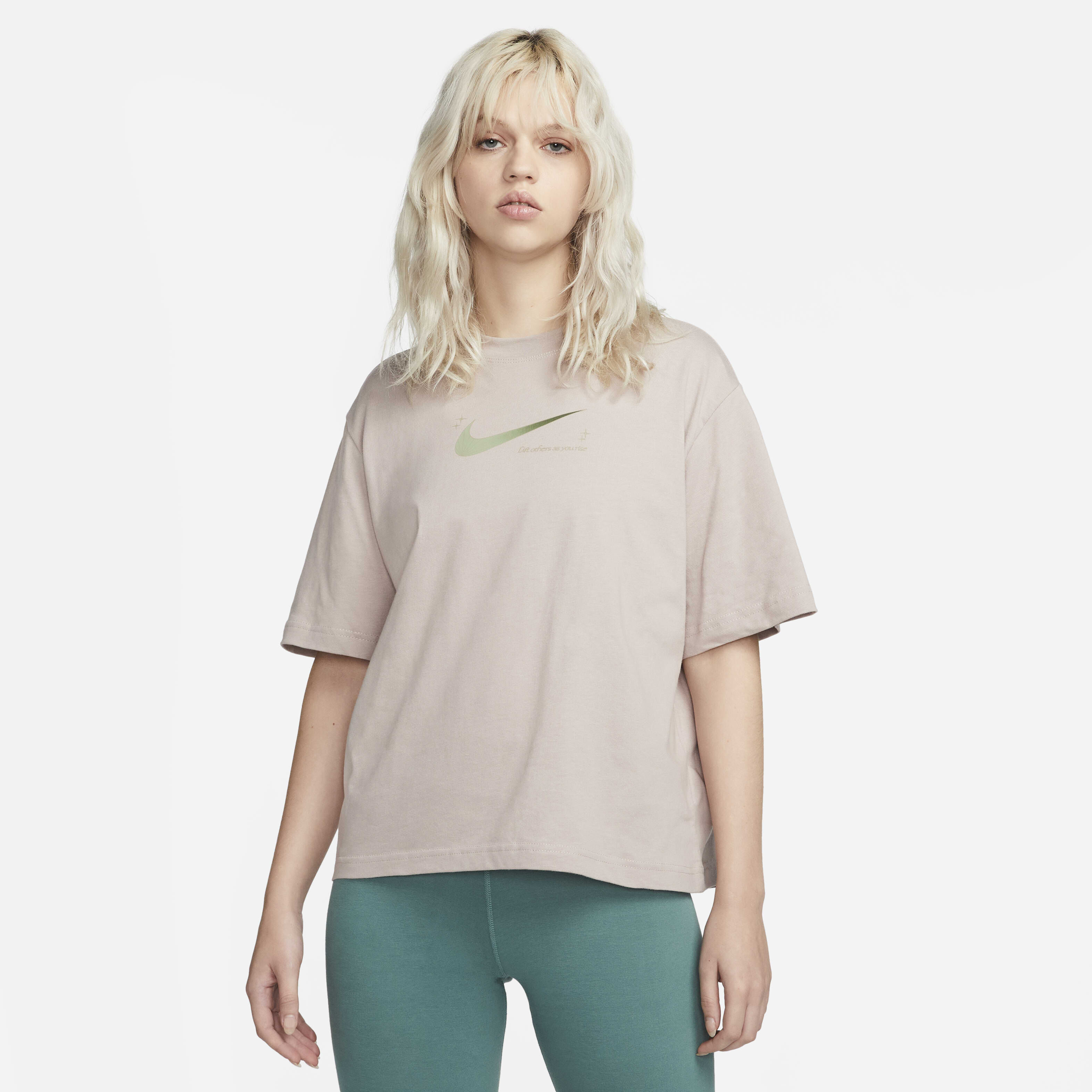 نايكي سبورتسوير image number 0