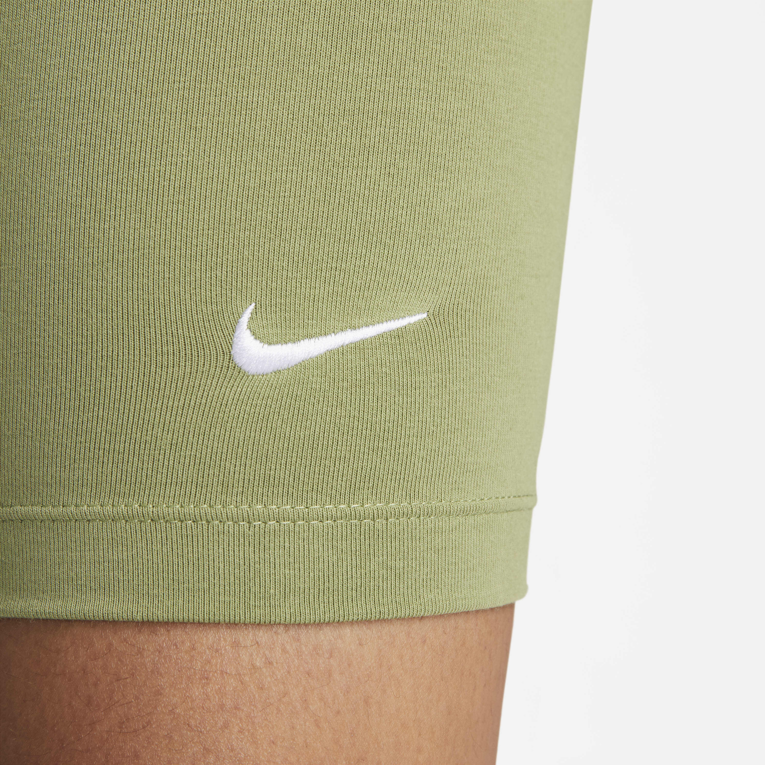 Nike Sportswear Essential image number 3