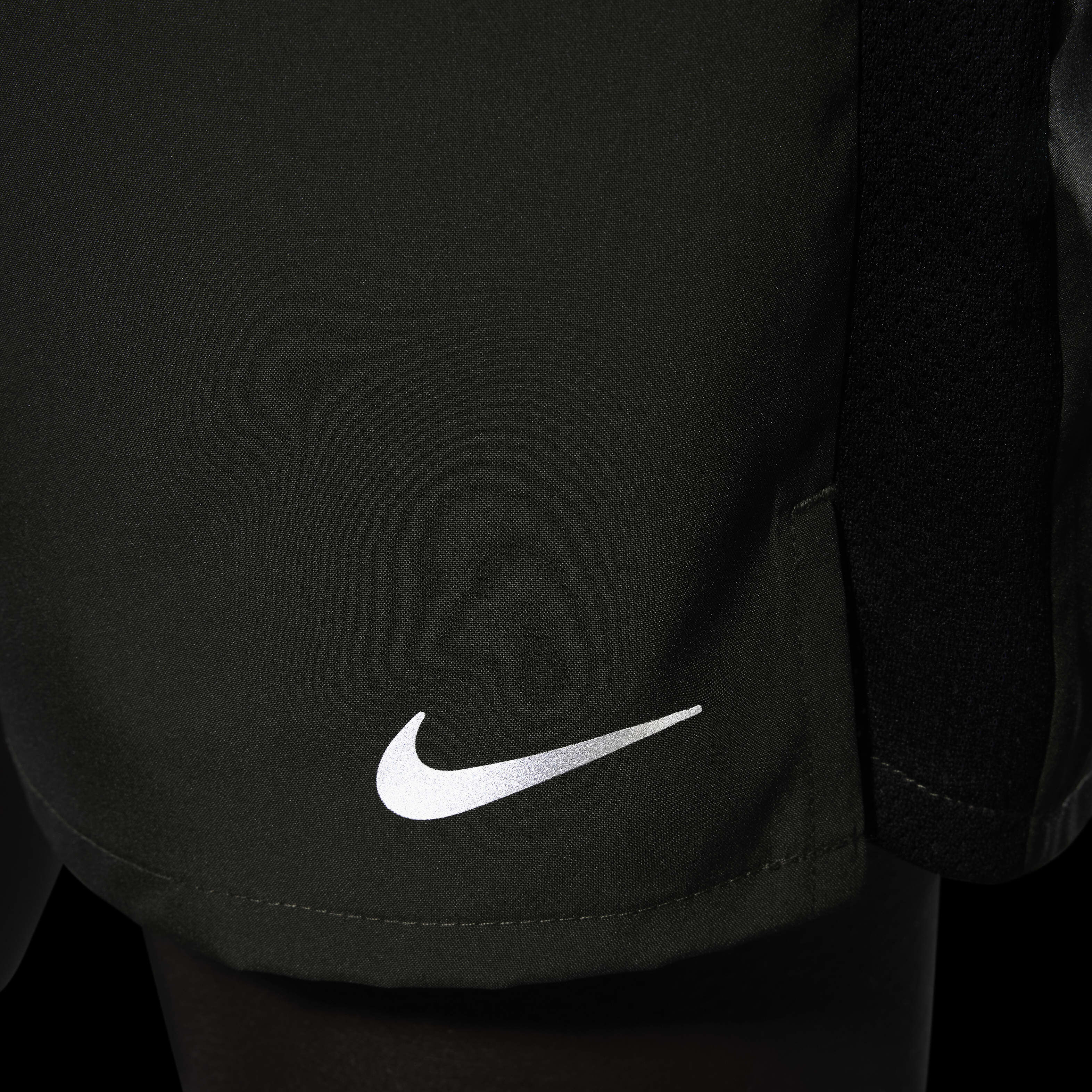 Nike Dri-FIT Challenger image number 8