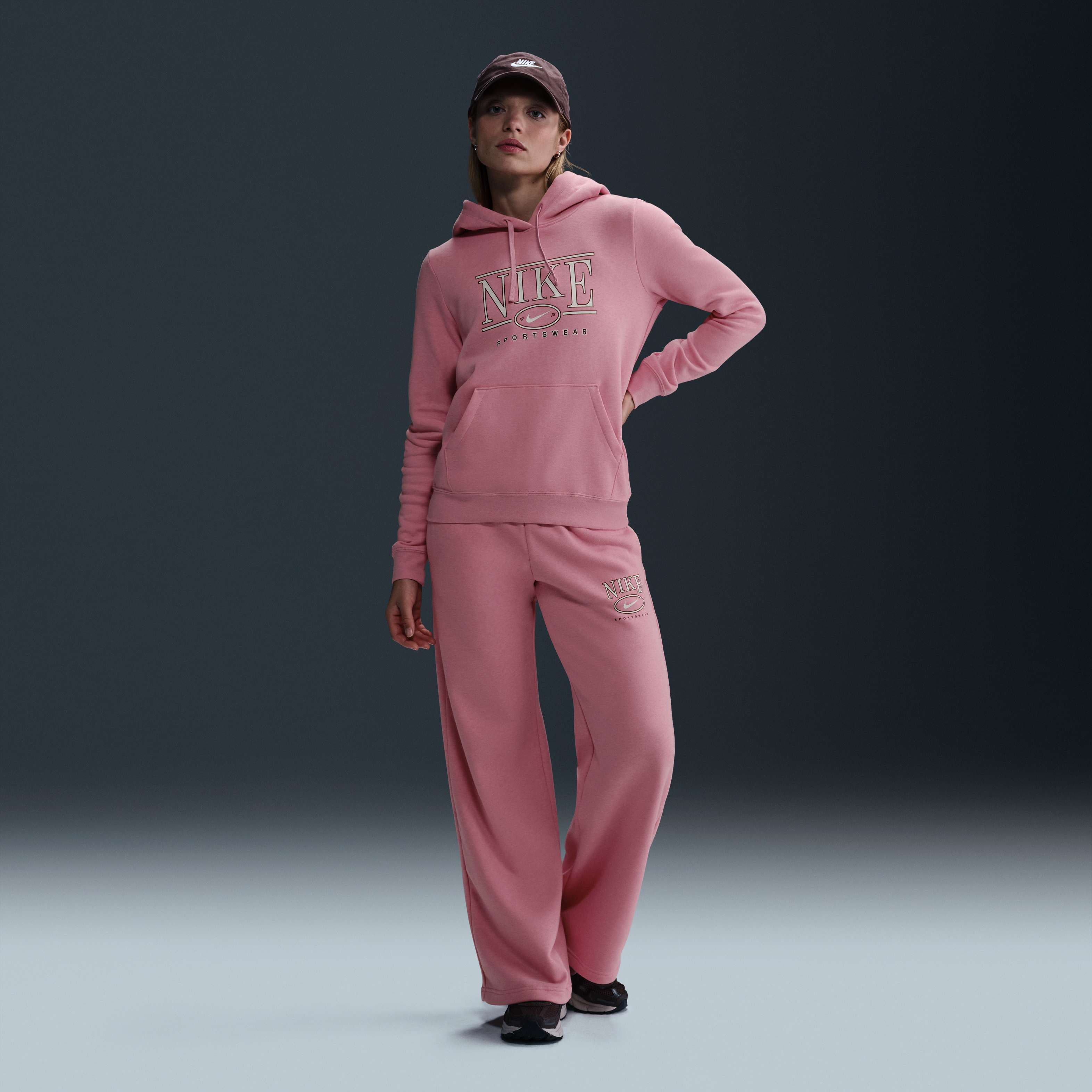 نايكي سبورتسوير كلوب فليس image number 3