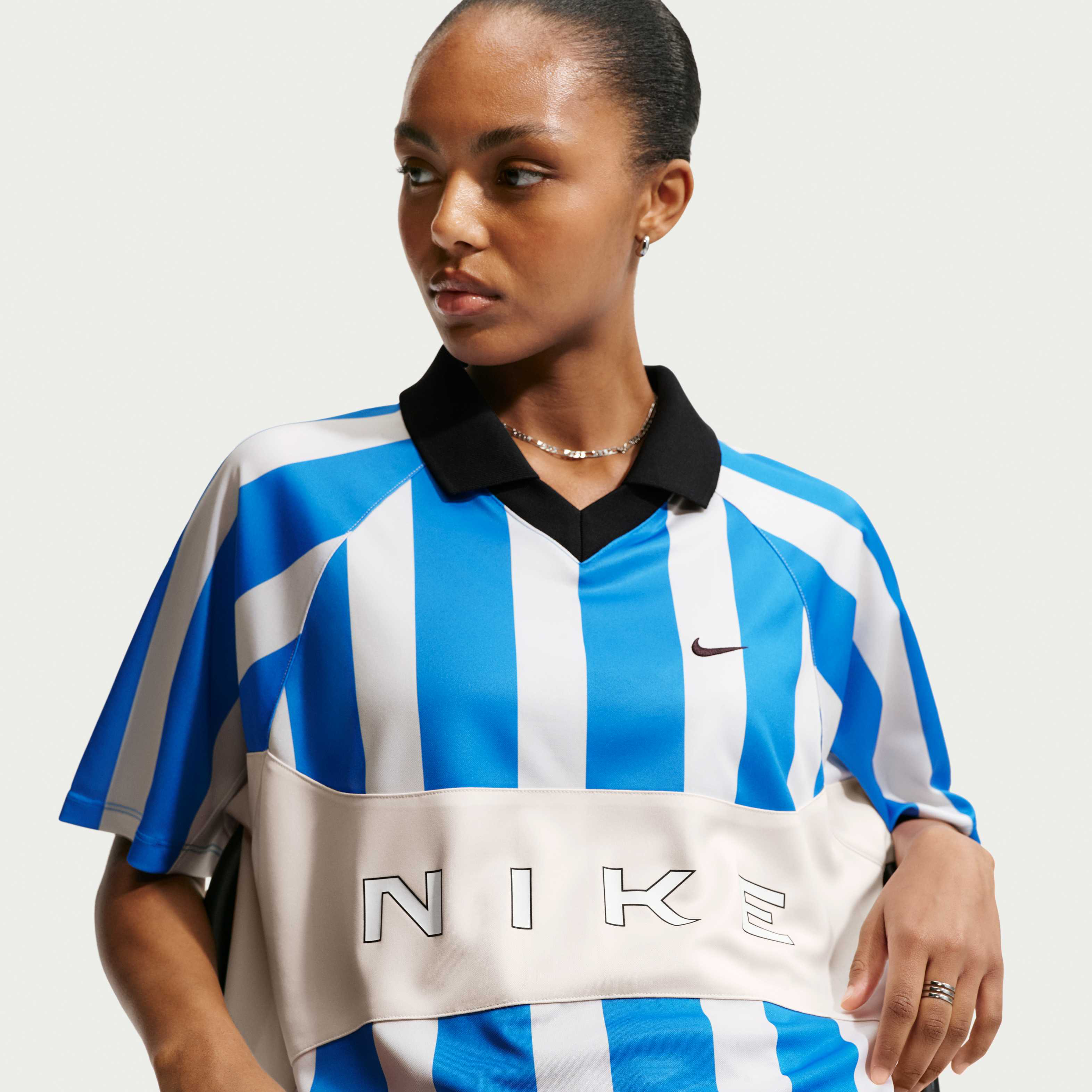 نايكي سبورتسوير image number 2