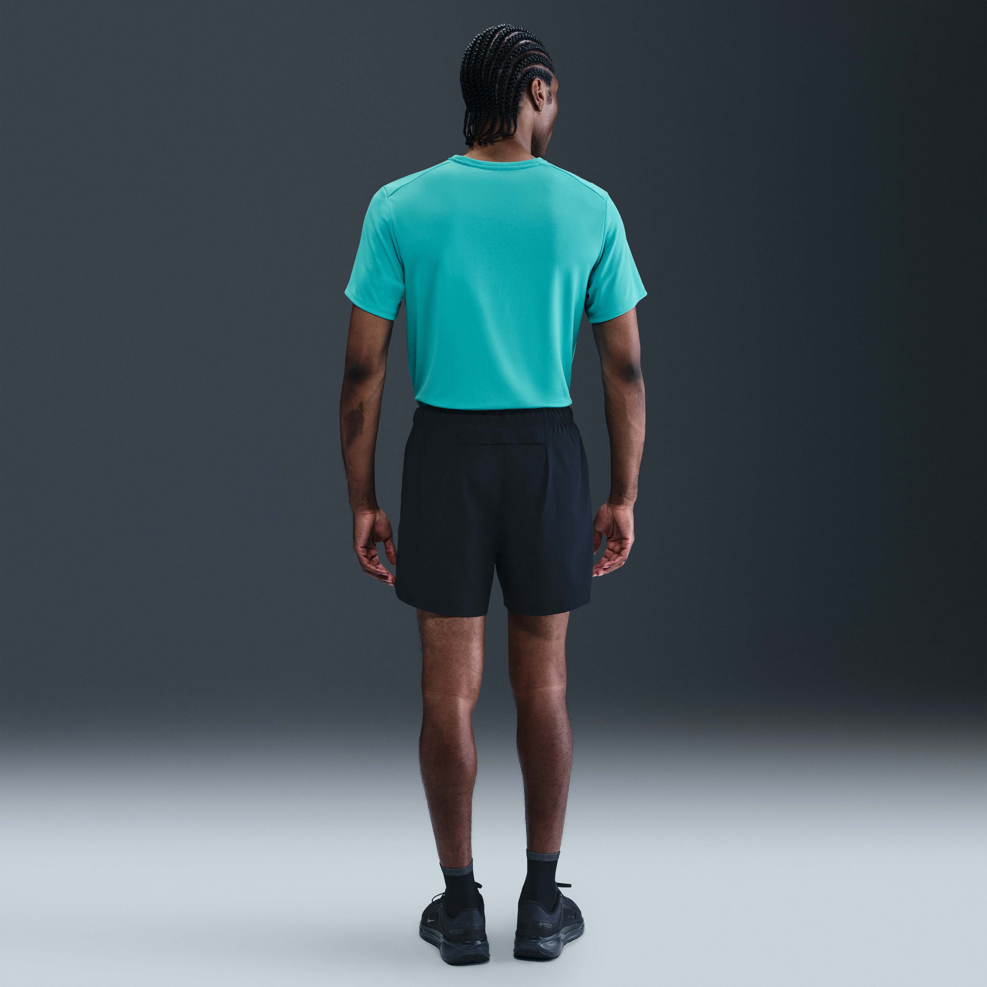 نايكي ميلر image number 4