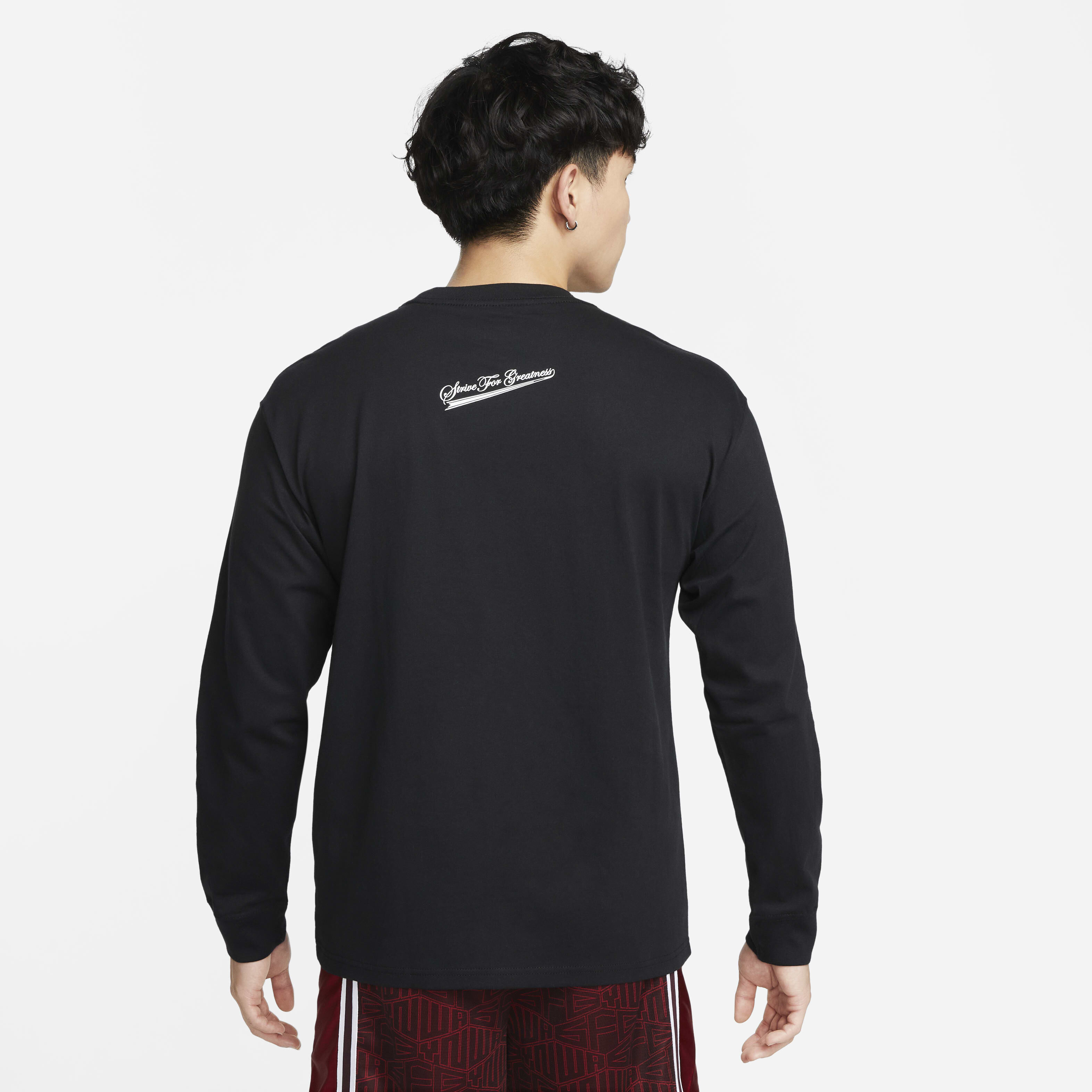 ليبرون x ليفربول F.C. image number 1