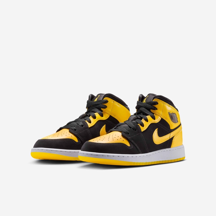 Air Jordan 1 Mid SE image number 4 Air Jordan 1 Mid SE image number 4