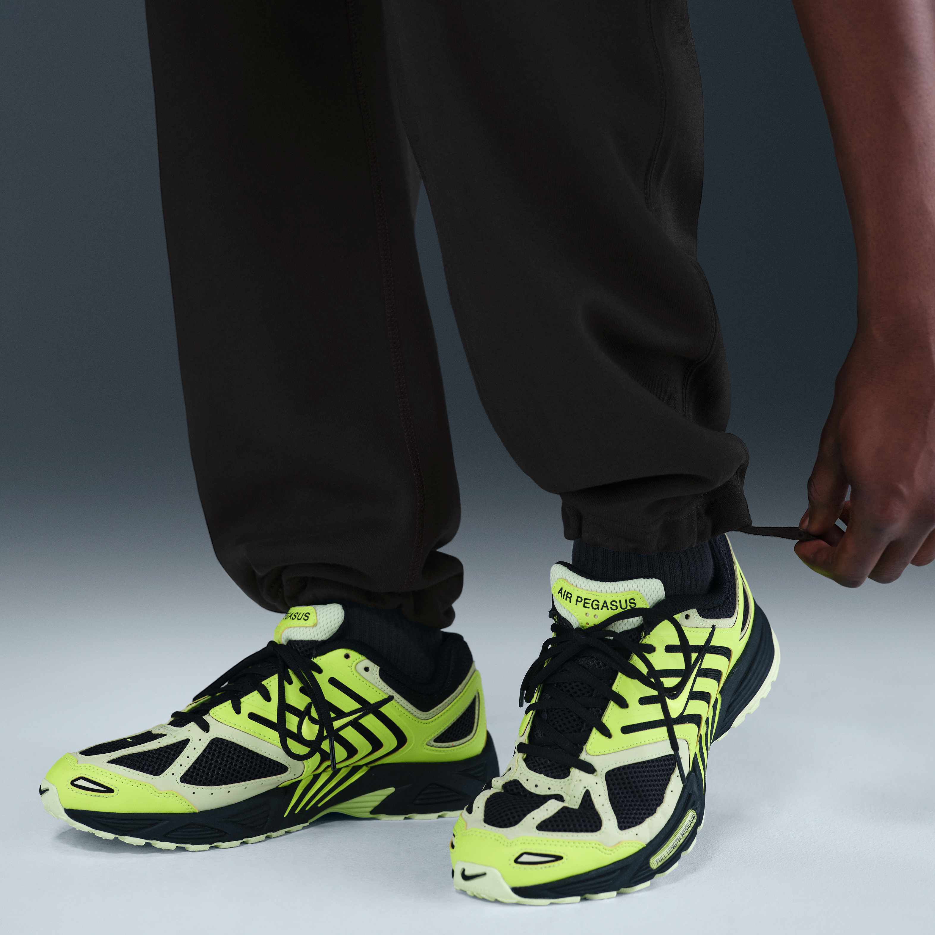 نايكي سولو سووش image number 5