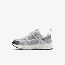 نايكي فوميرو 5