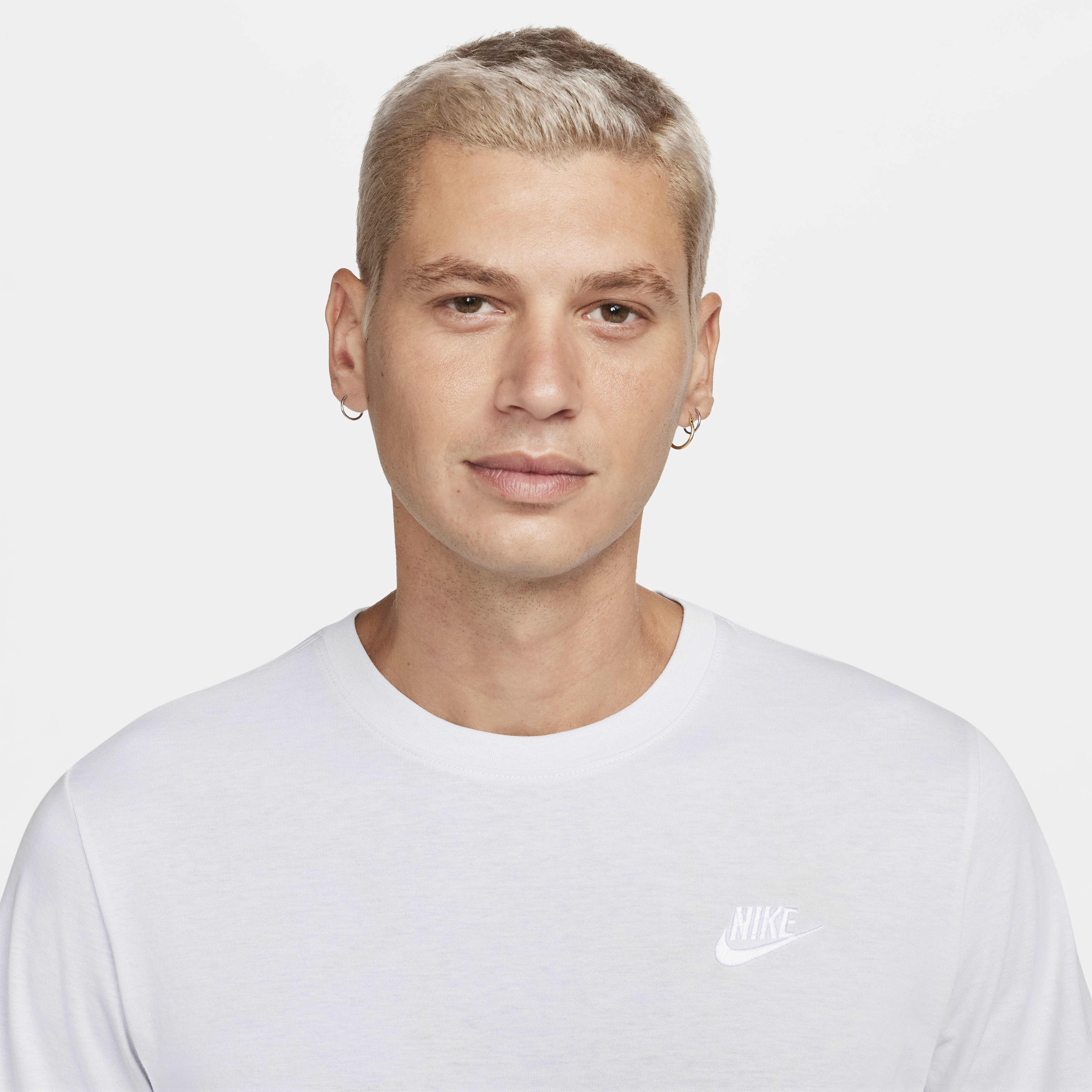 Sportswear Club Tee image number 2