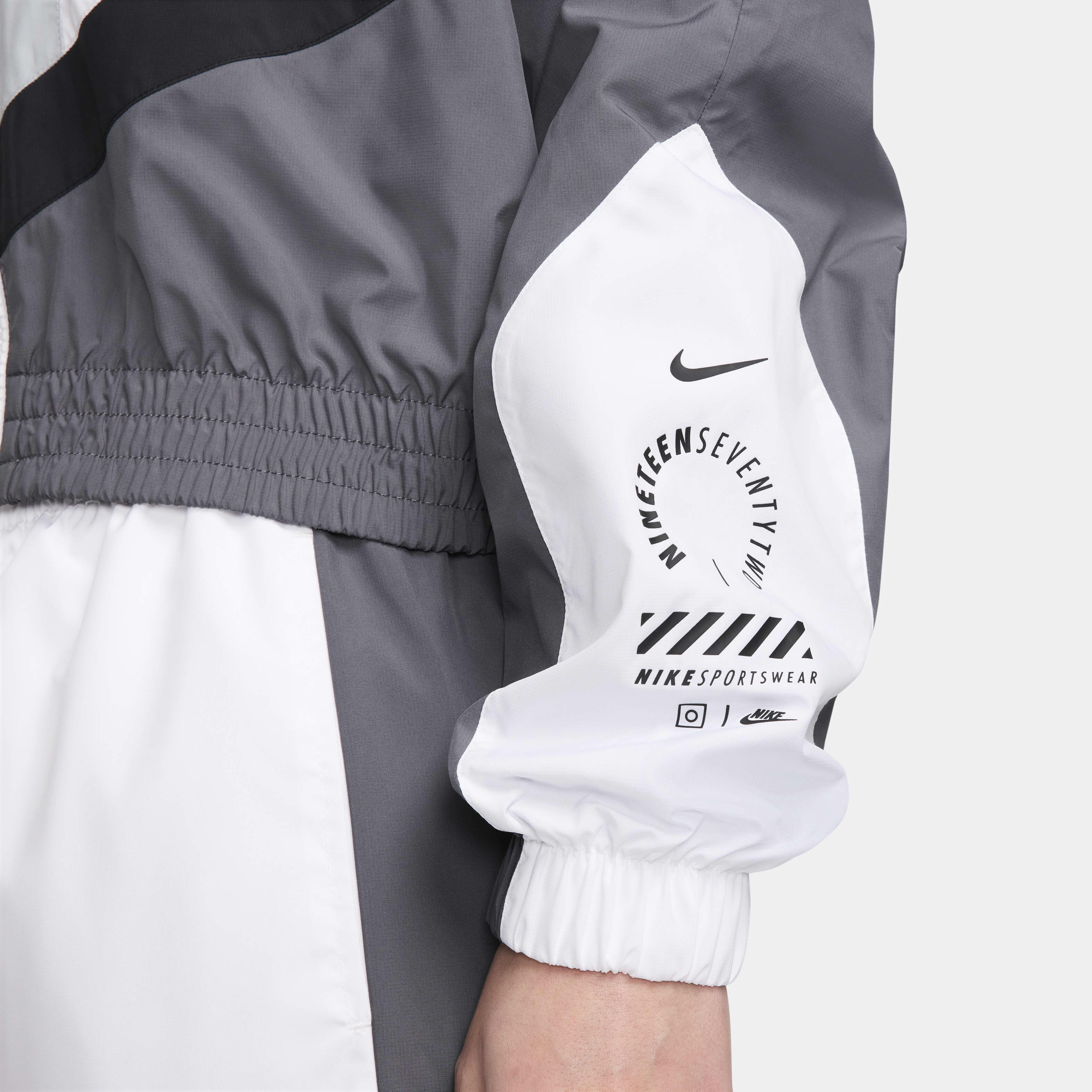 Nike sportswear women's woven jacket top