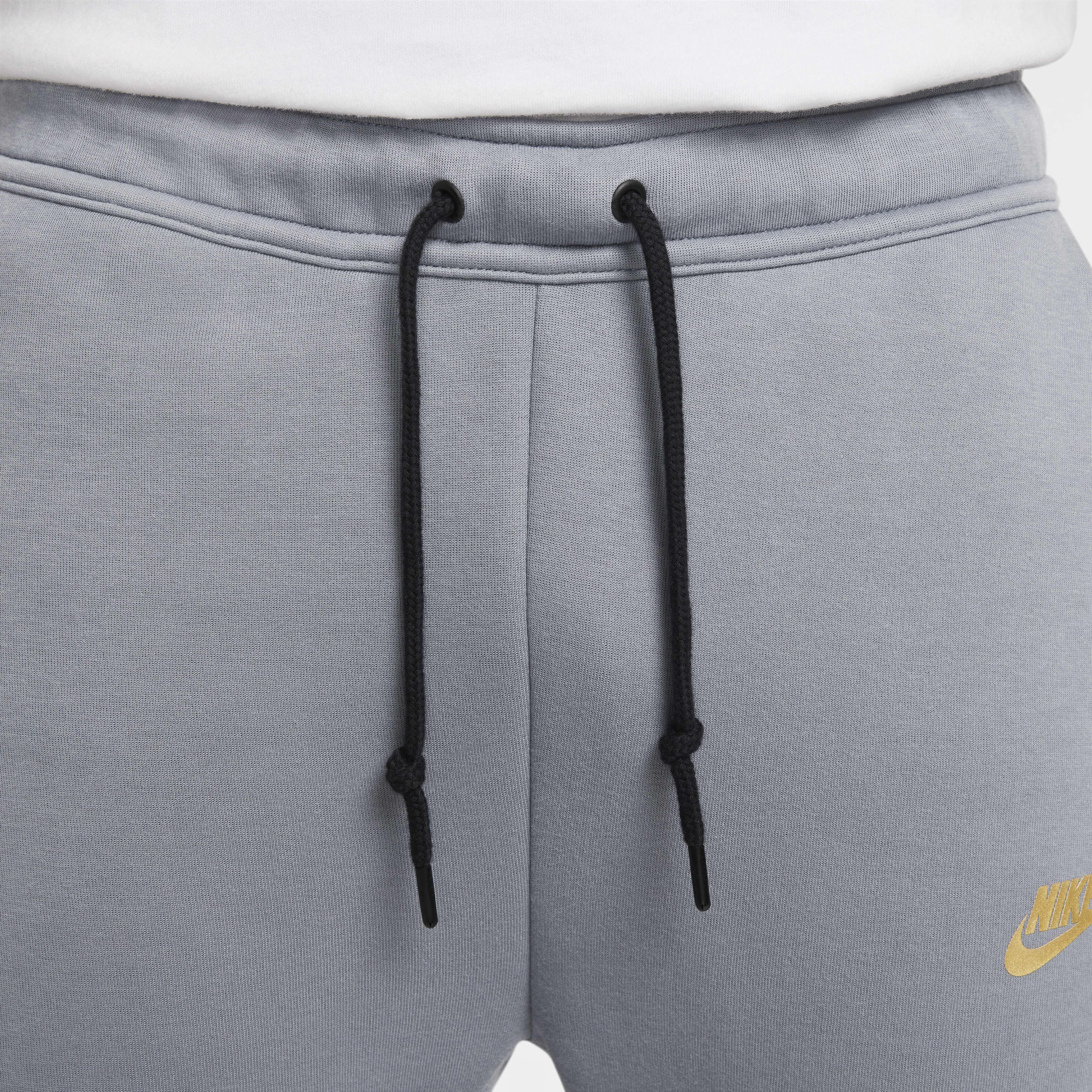 Nike tech fleece joggers v2 top