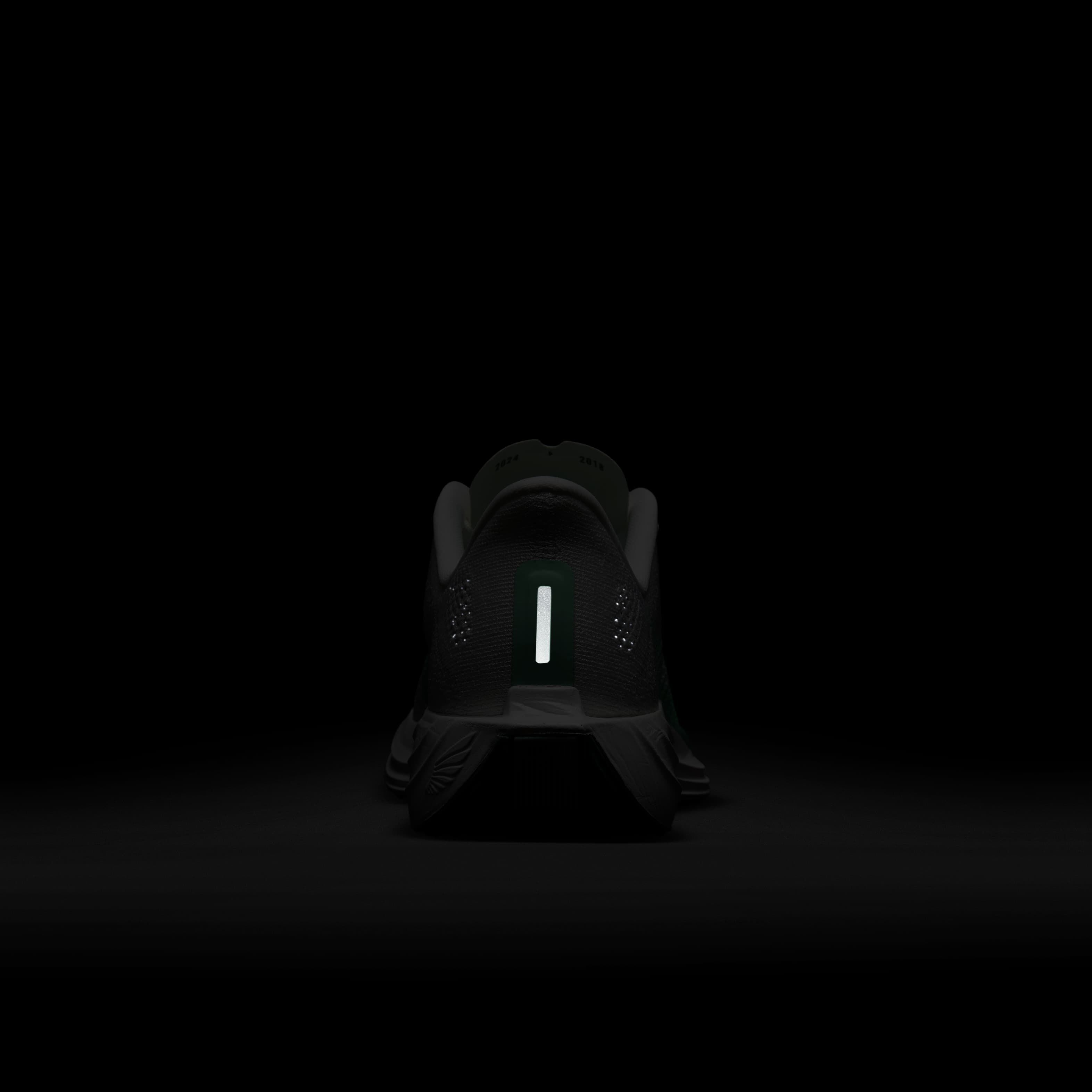 Nike Pegasus Plus image number 9