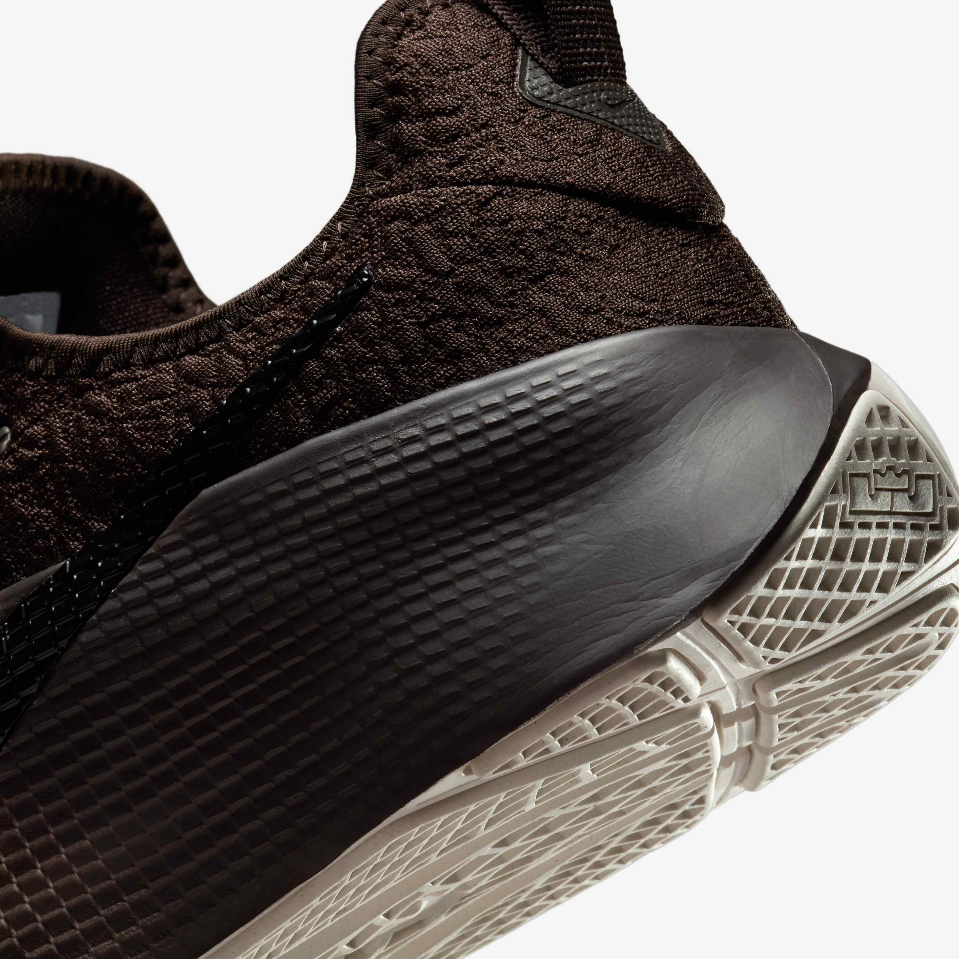 ليبرون تي ار 1 image number 7