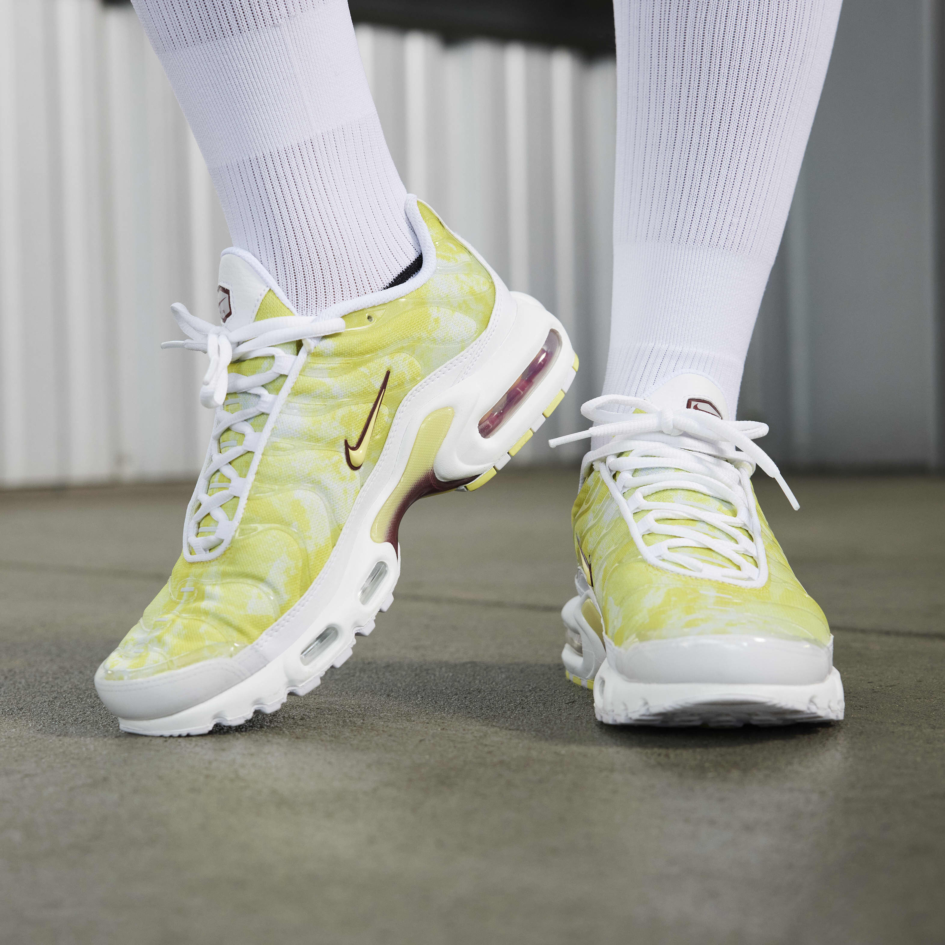 Nike Air Max Plus image number 1