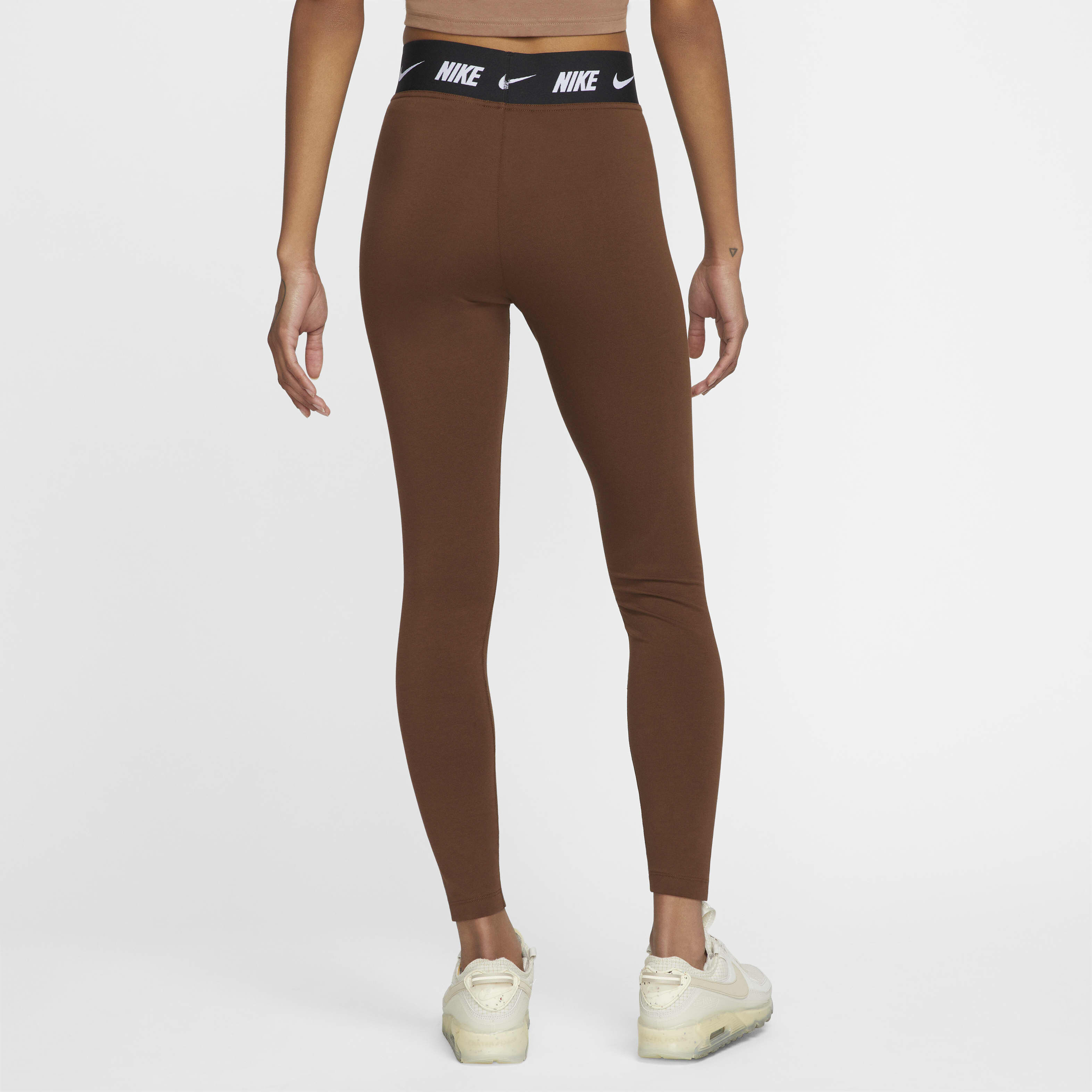 نايكي سبورتسوير كلوب image number 1