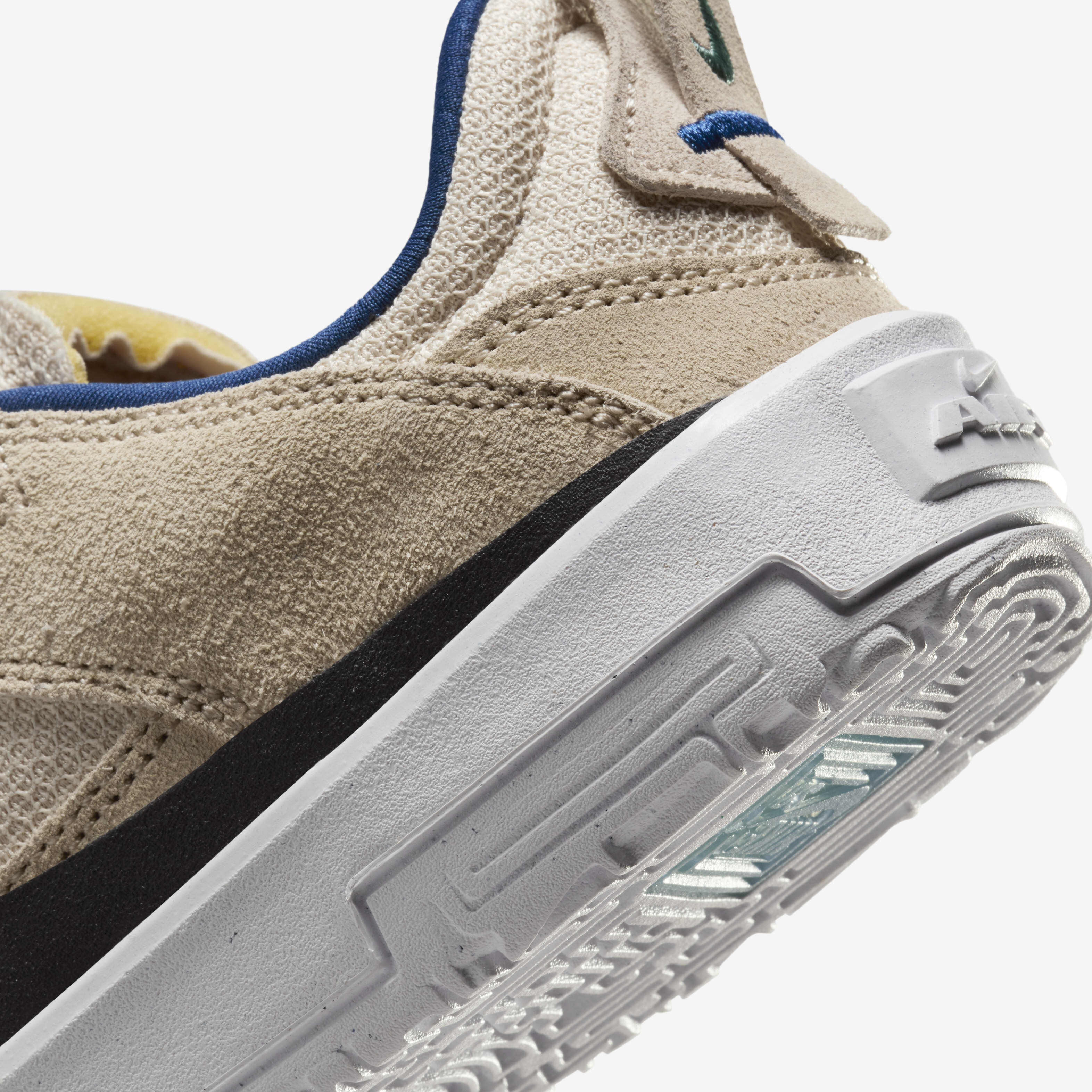 Nike desert one hotsell