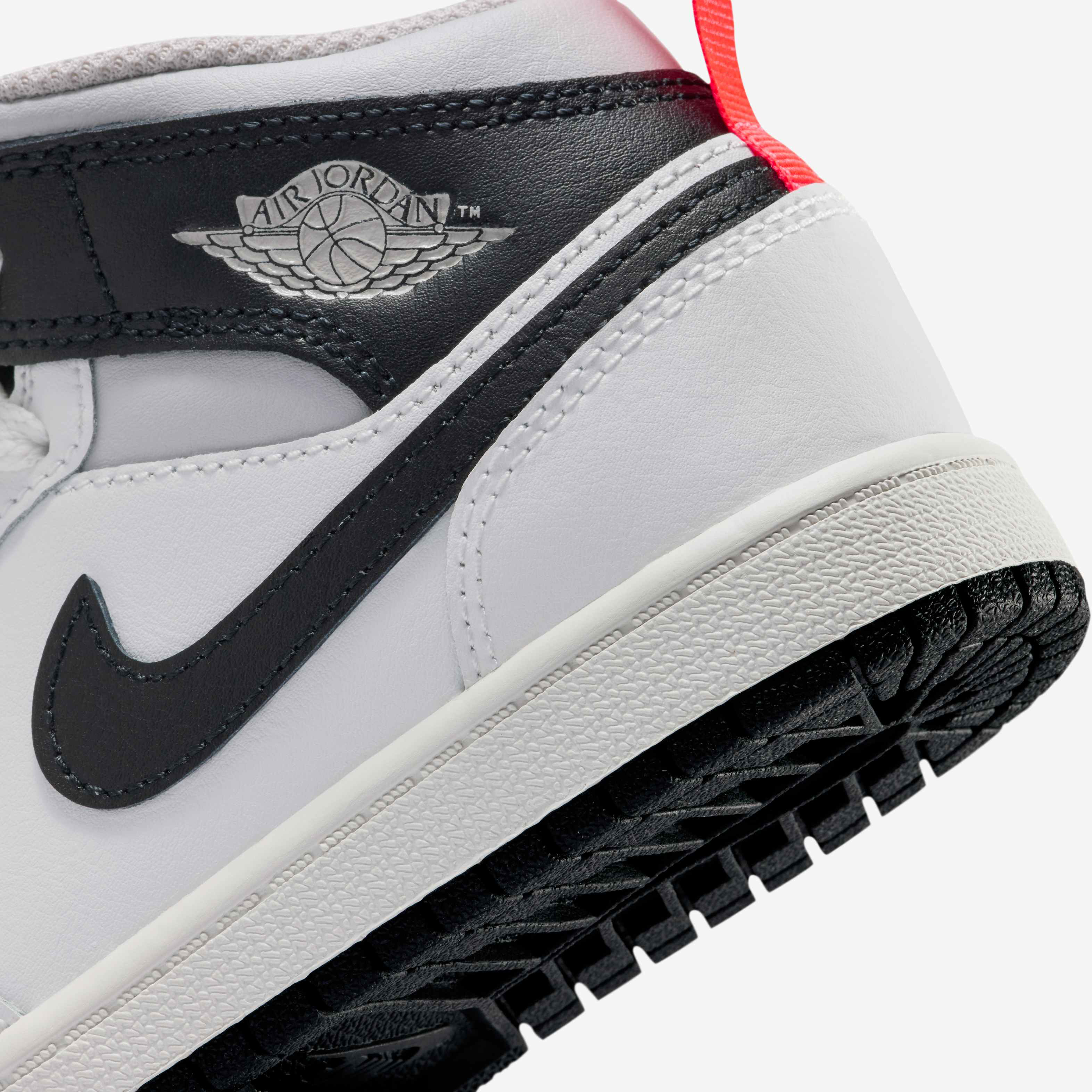 جوردن 1 ميد image number 7