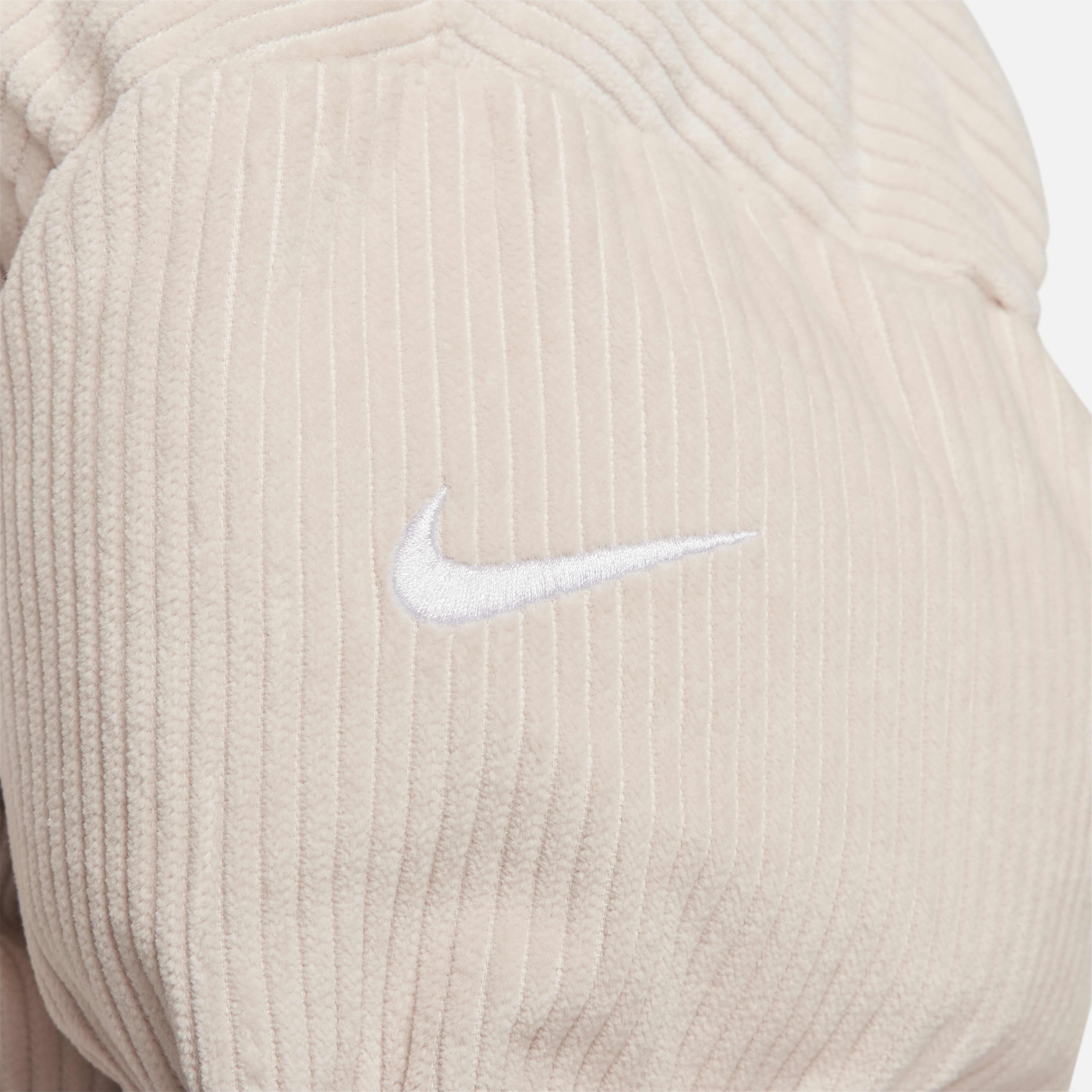 Nike Sportswear Essential image number 3