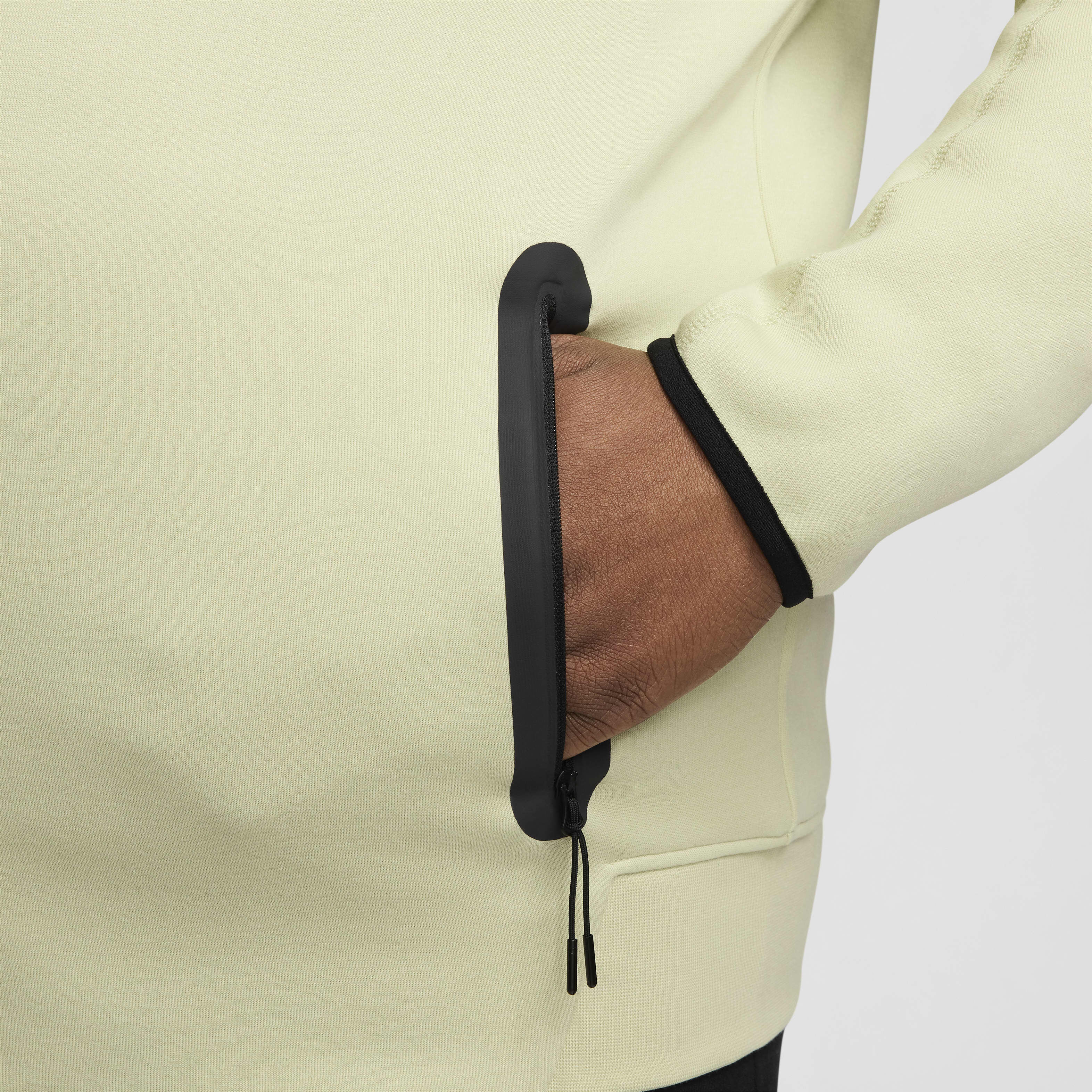 نايكي سبورتسوير تك فليس ويندرانر image number 16