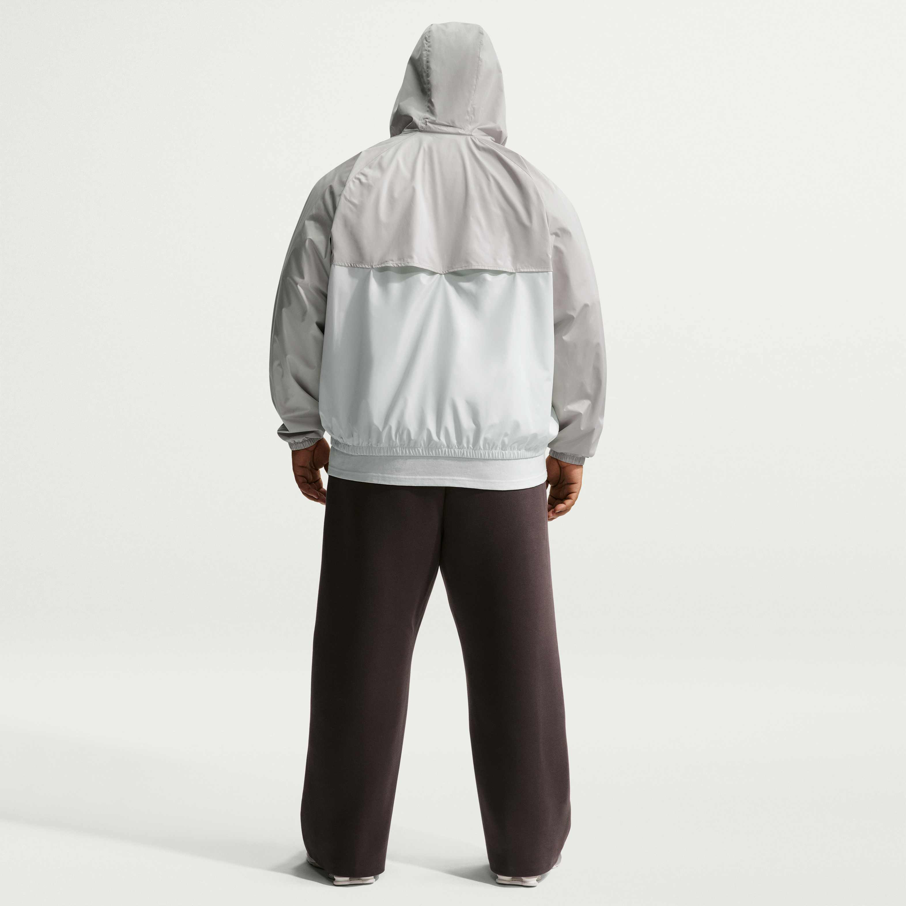 نايكي ويندرانر image number 10